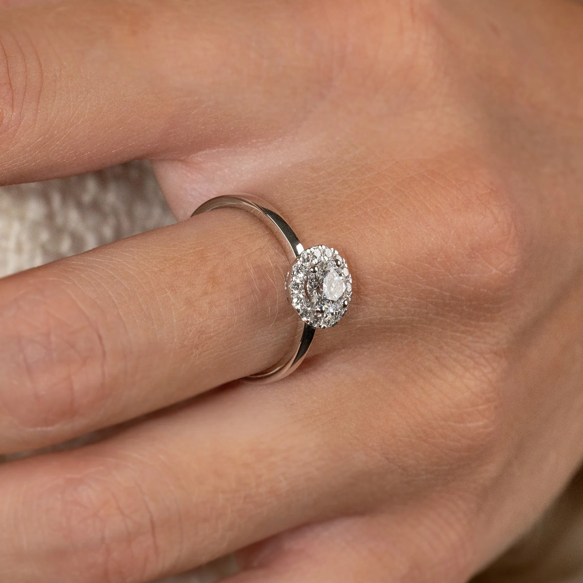 SIMPLE ROUND HALO LAB-DIAMOND RING - 0.7ct - WG - Image 6