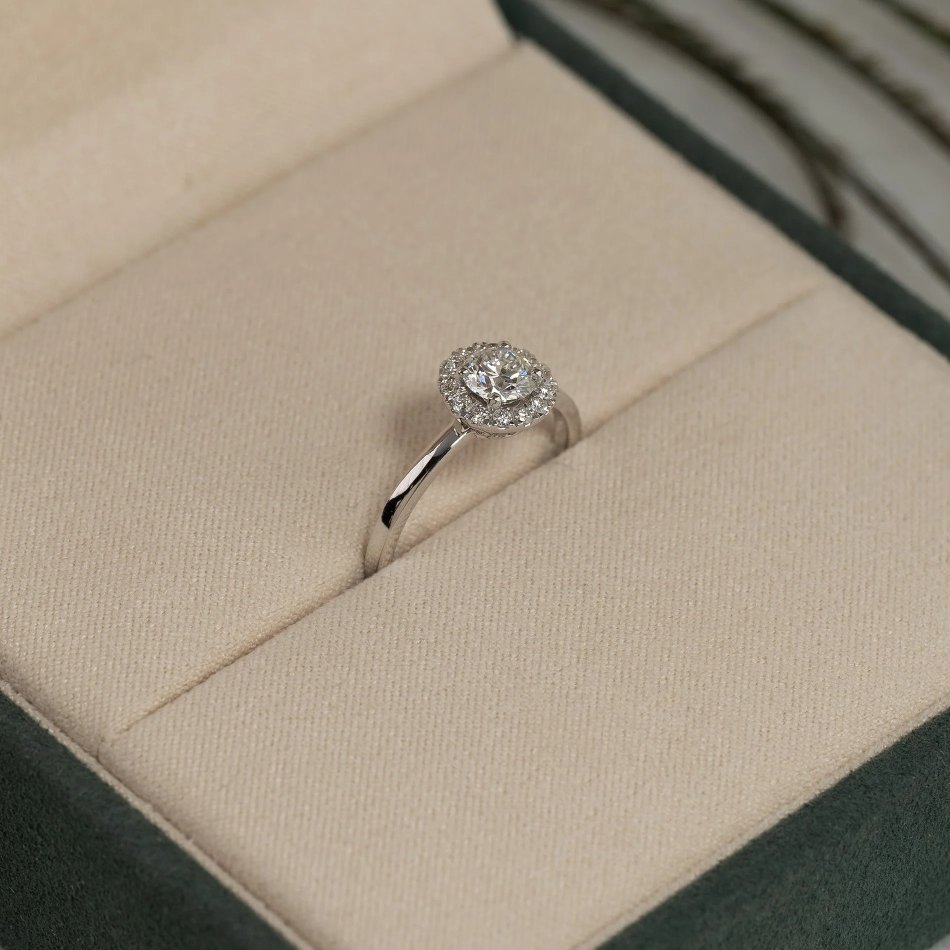 SIMPLE ROUND HALO LAB-DIAMOND RING - 0.7ct - WG - Image 8