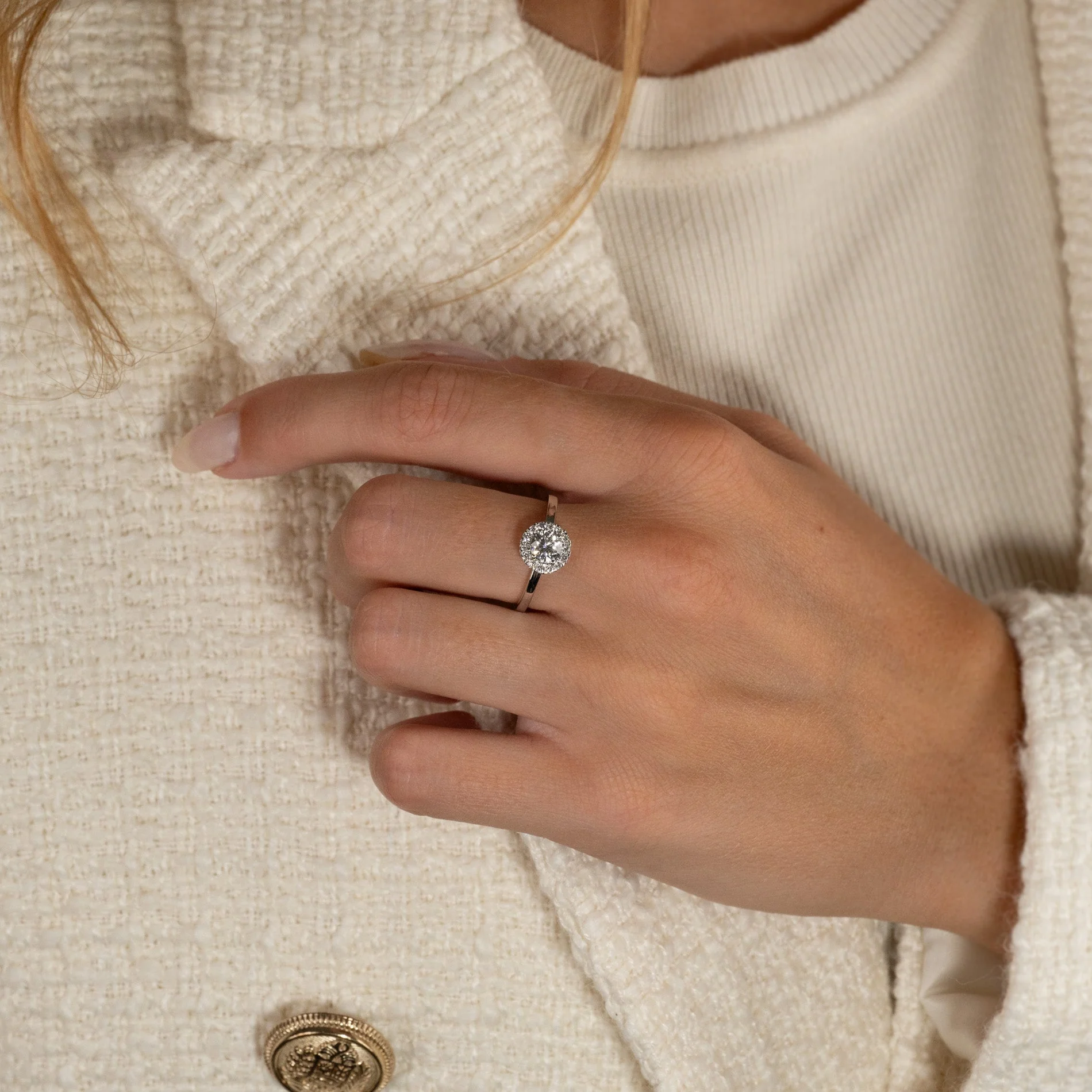 SIMPLE ROUND HALO LAB-DIAMOND RING - 0.7ct - WG - Image 9
