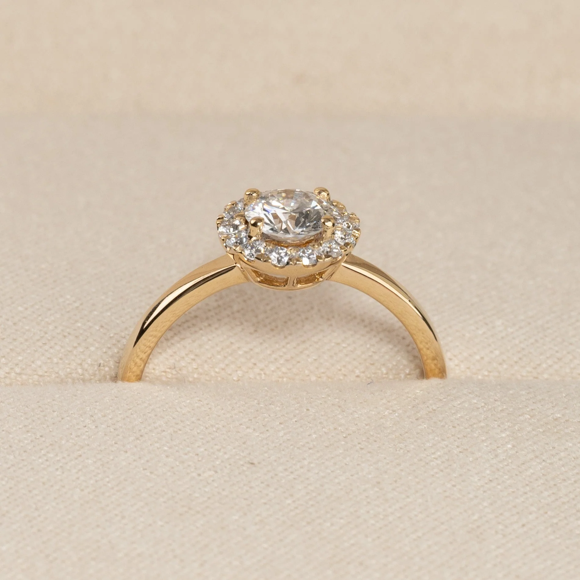 SIMPLE ROUND HALO LAB-DIAMOND RING - 0.7ct - YG - Image 6