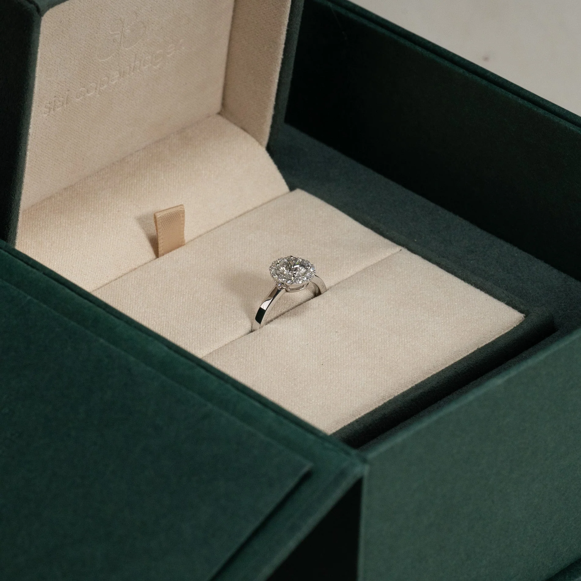 SIMPLE ROUND HALO LAB-DIAMOND RING - 1.0ct - WG - Image 11