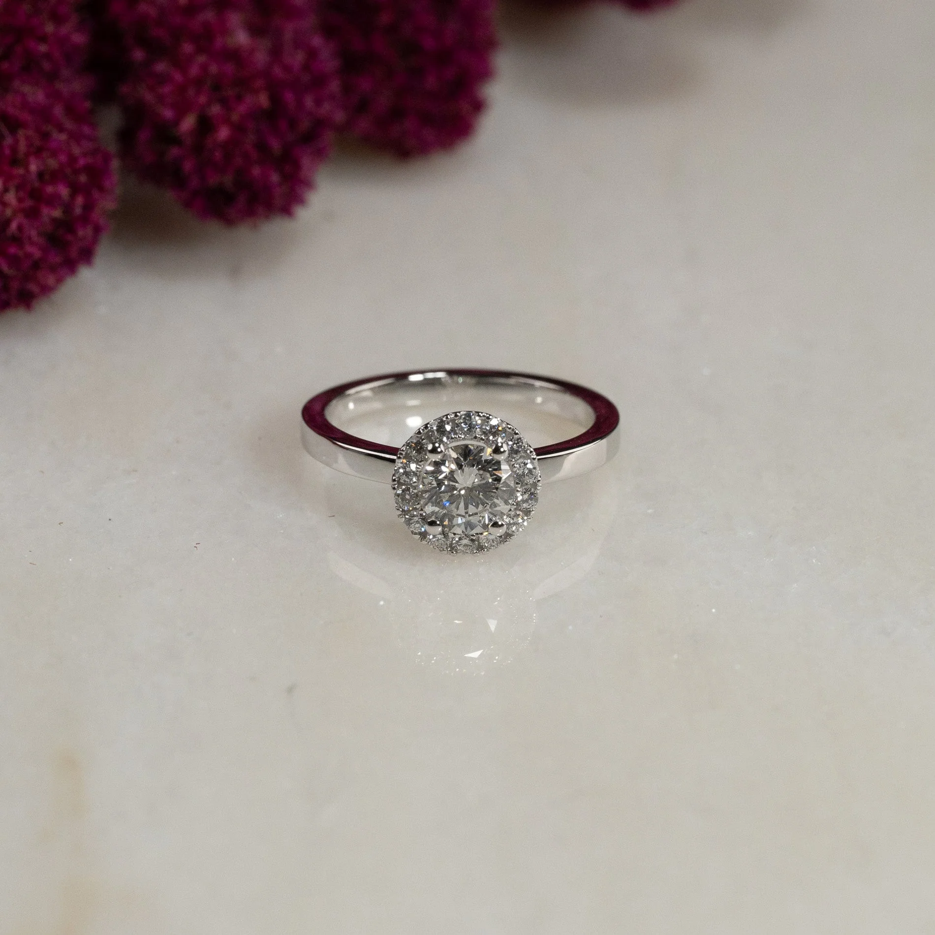 SIMPLE ROUND HALO LAB-DIAMOND RING - 1.0ct - WG - Image 3