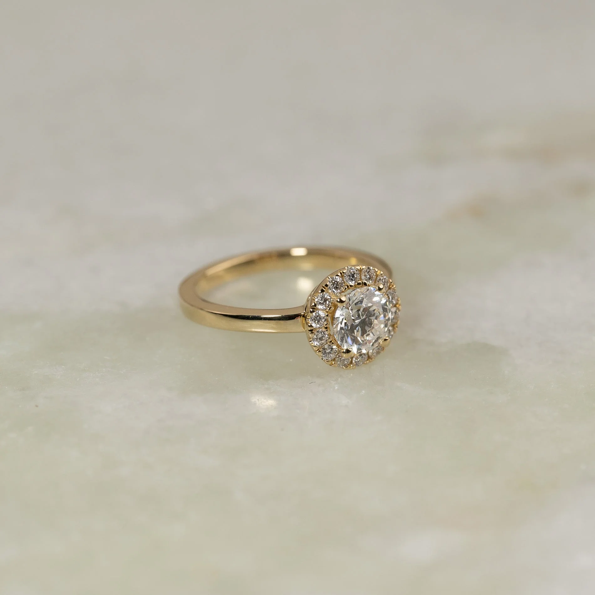 SIMPLE ROUND HALO LAB-DIAMOND RING - 1.25ct - YG - Image 3