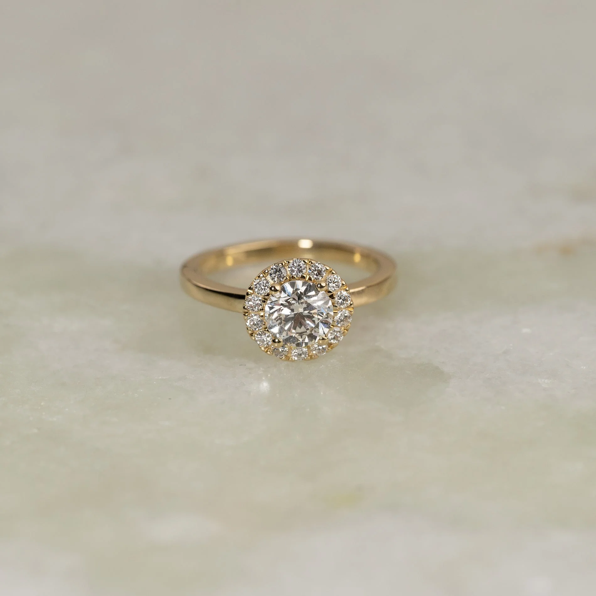 SIMPLE ROUND HALO LAB-DIAMOND RING - 1.25ct - YG - Image 6