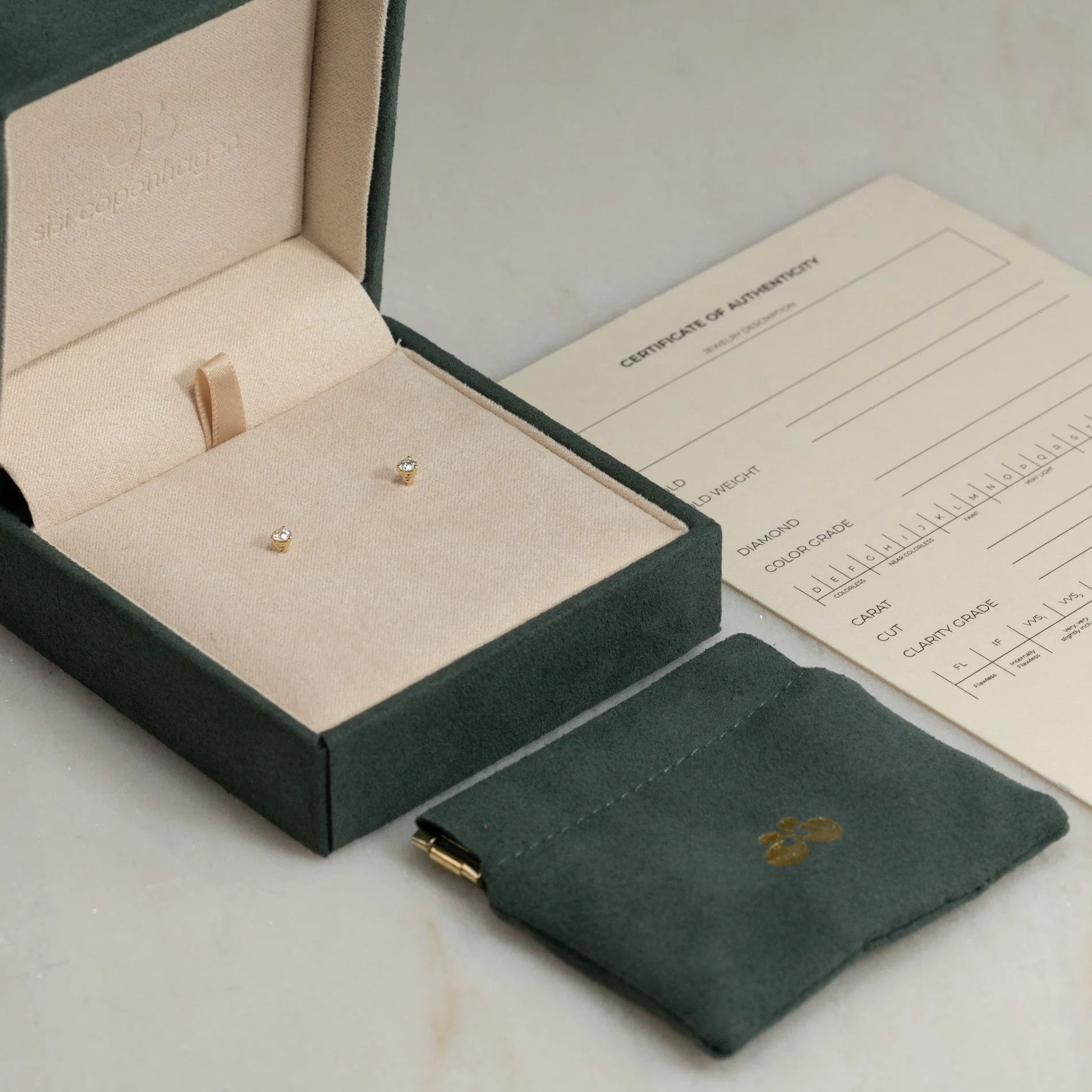 SIMPLE LAB-DIAMOND STUD EARRING - 0.2ct - YG - Image 8