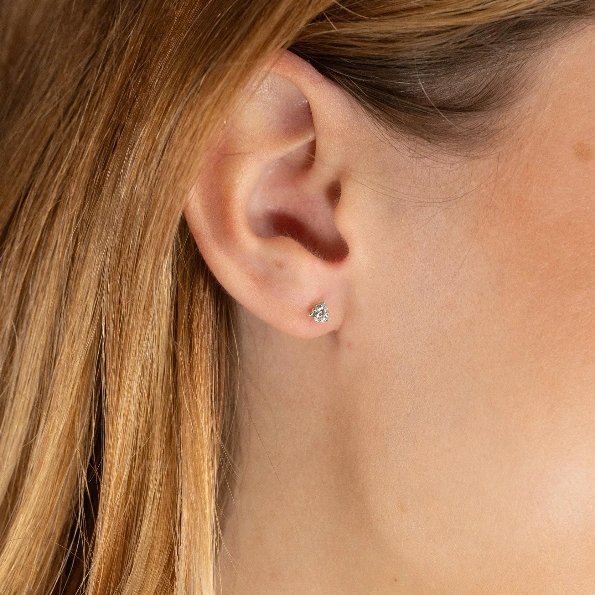 SIMPLE LAB-DIAMOND STUD EARRING - 0.33ct - WG - Image 2