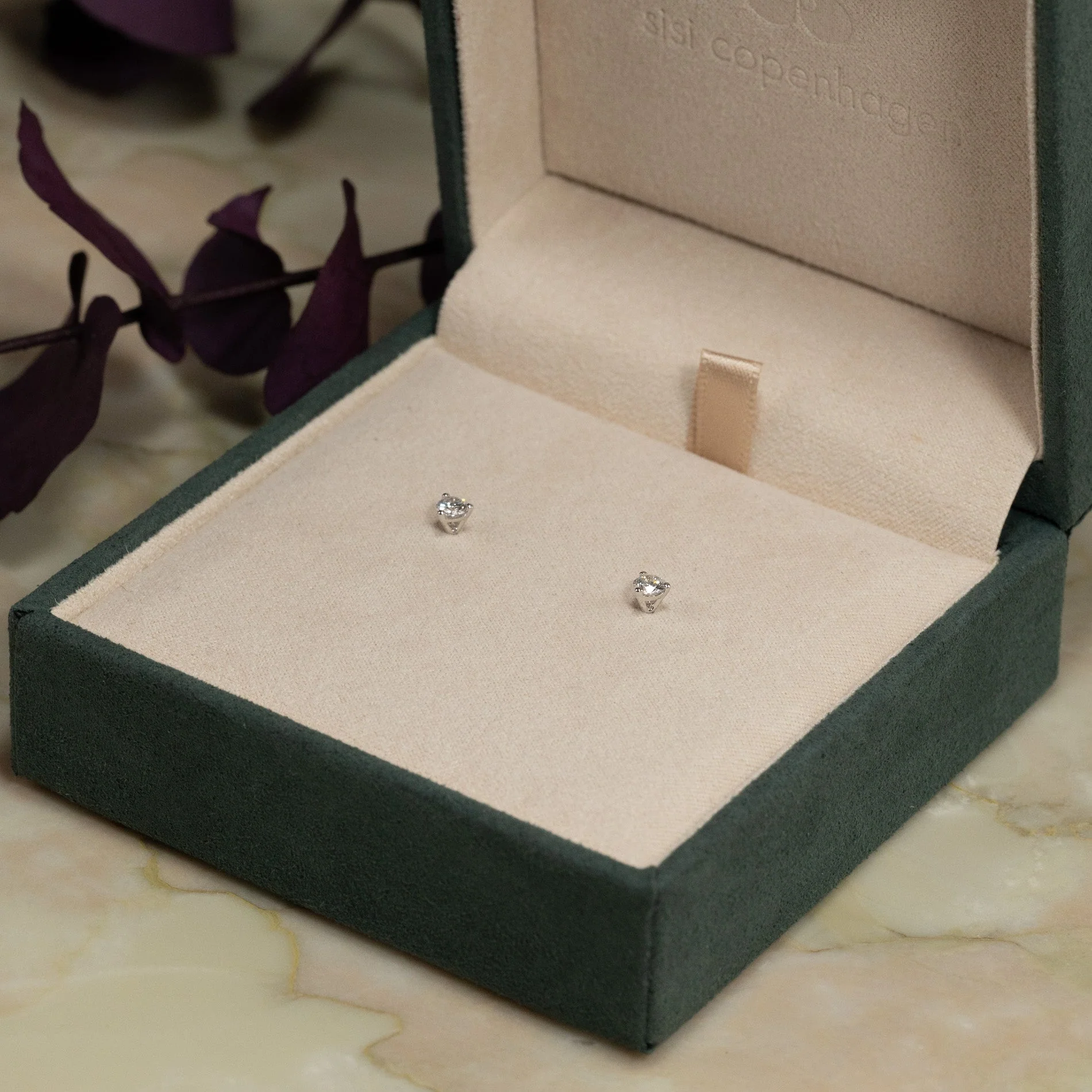 SIMPLE LAB-DIAMOND STUD EARRING - 0.33ct - WG - Image 3
