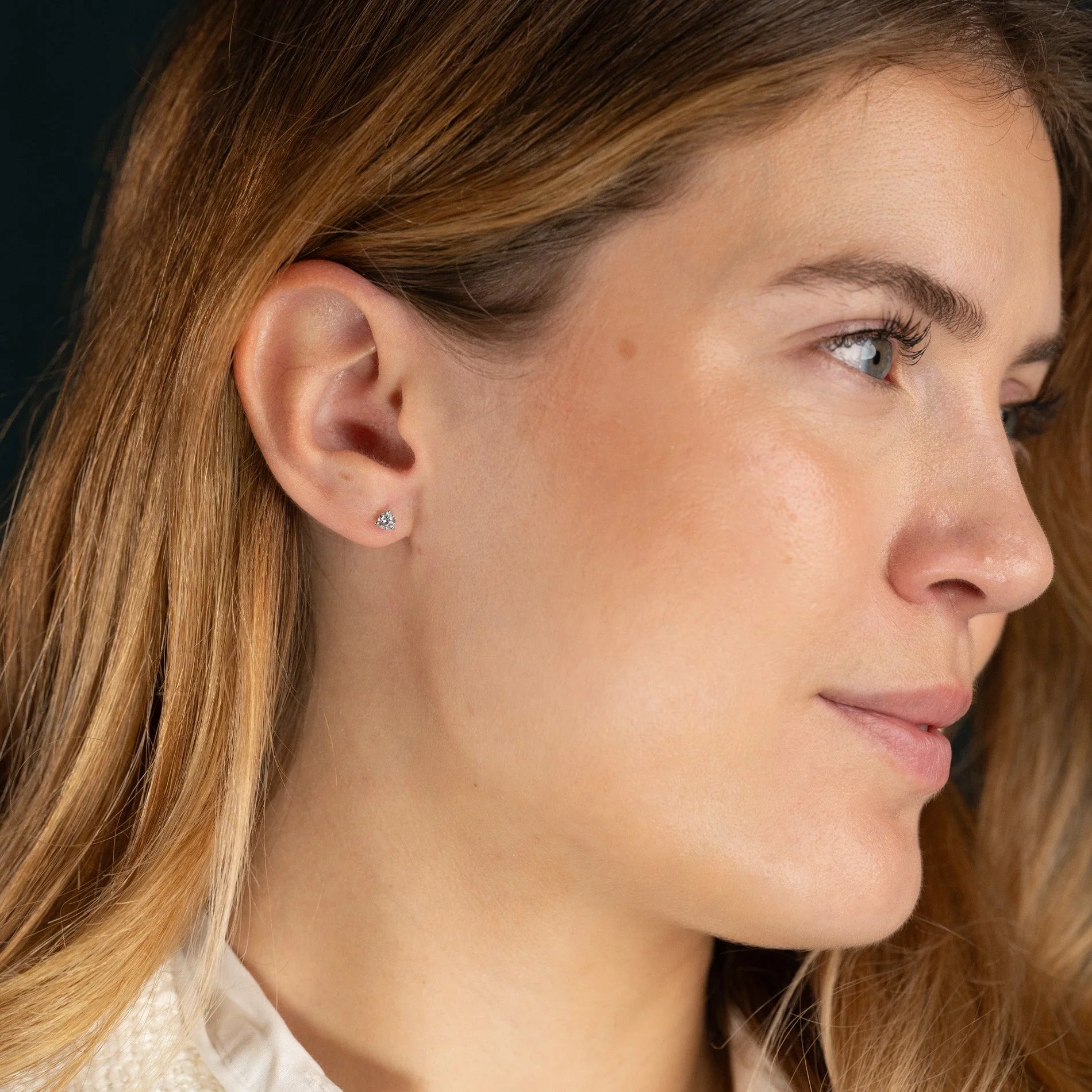 SIMPLE LAB-DIAMOND STUD EARRING - 0.33ct - WG - Image 7
