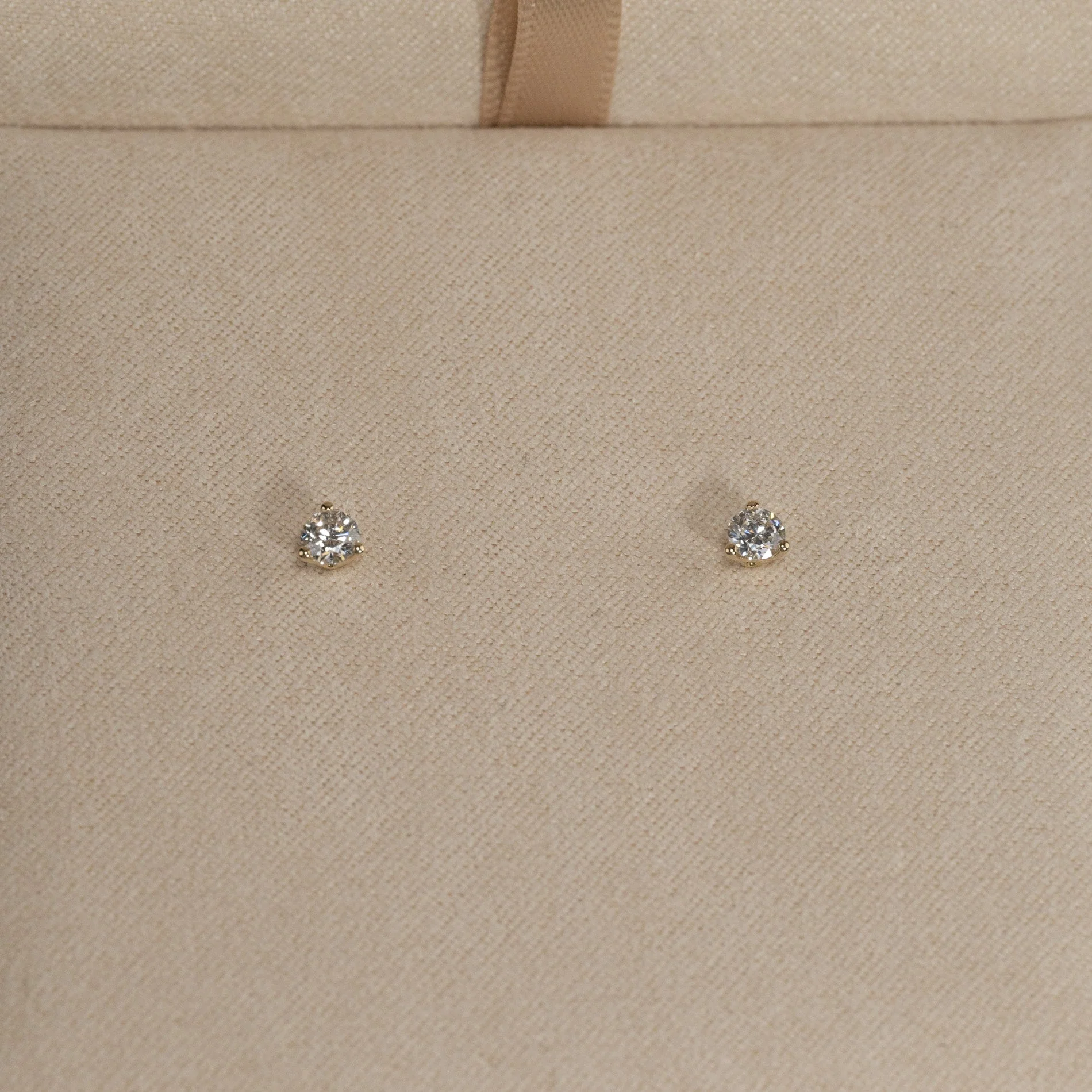 SIMPLE LAB-DIAMOND STUD EARRING - 0.33ct - YG - Image 7