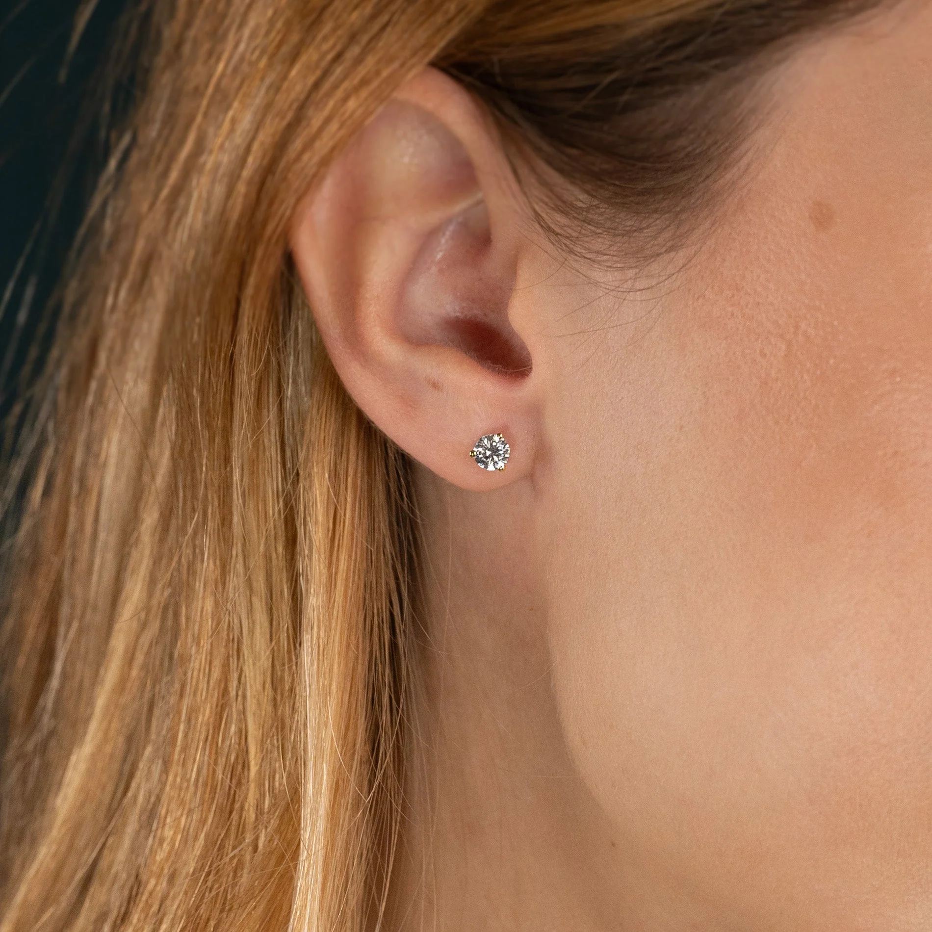 SIMPLE LAB-DIAMOND STUD EARRING - 0.75ct - YG - Image 2