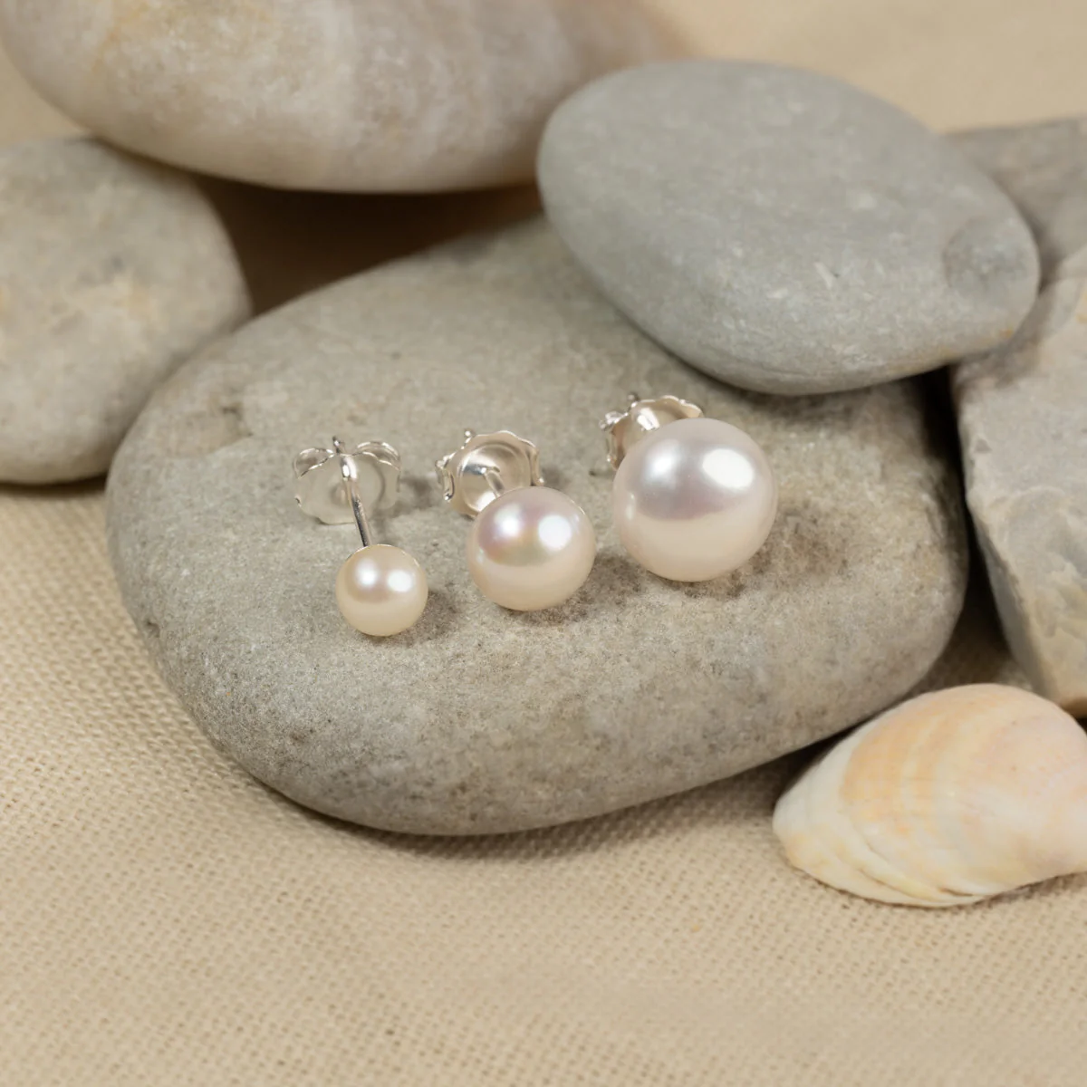 SIMPLE WHITE PEARL SILVER STUD EARRING - Image 2