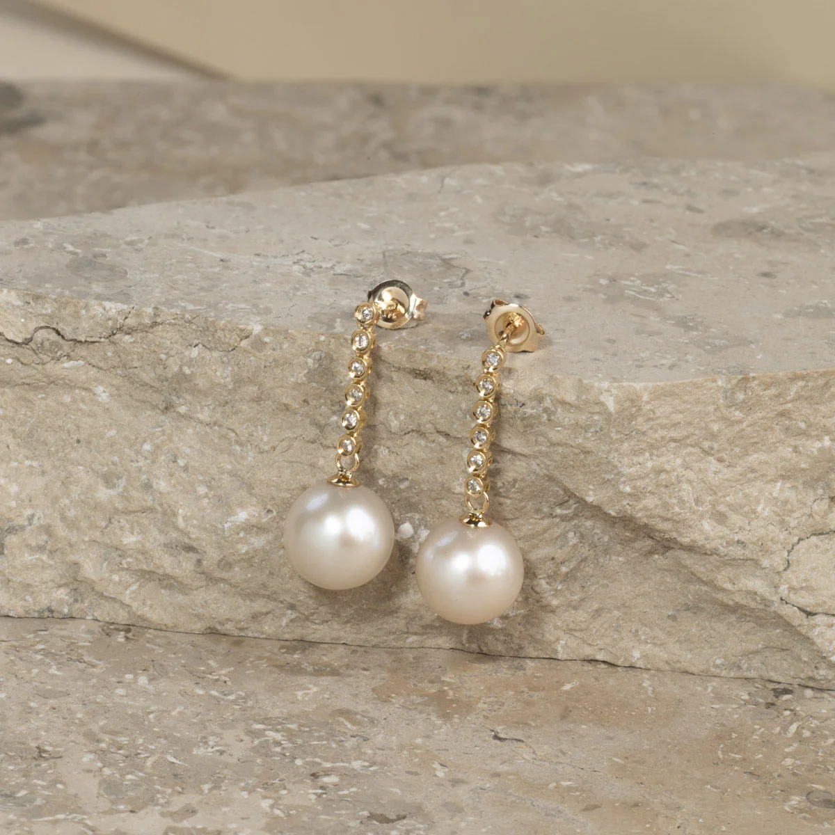 SKYLER PEARL DIAMOND SOLID GOLD EARRING - Image 3