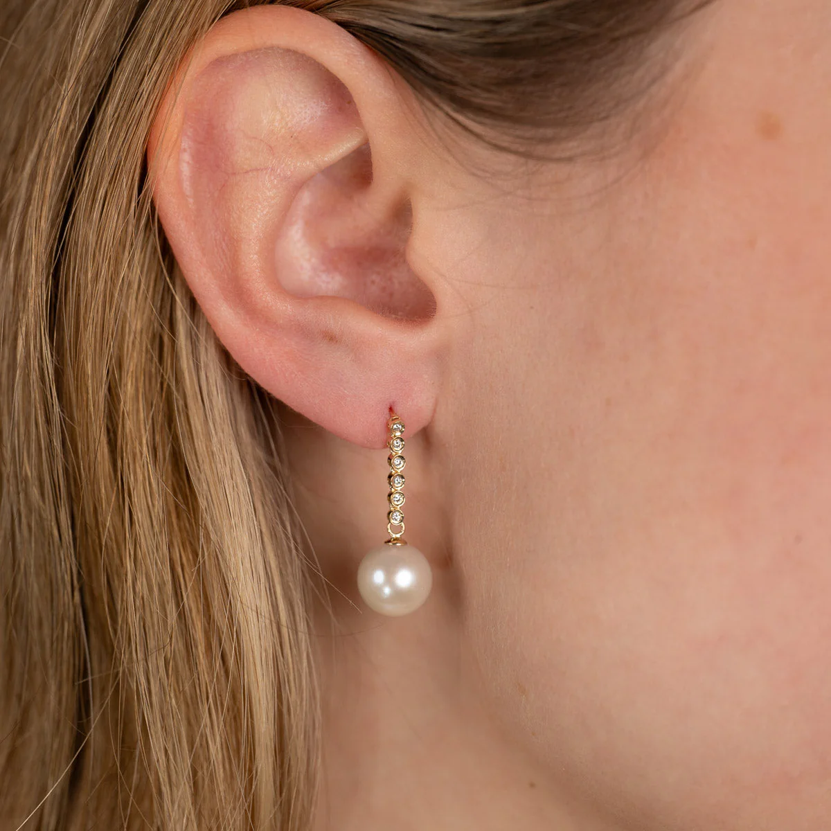 SKYLER PEARL DIAMOND SOLID GOLD EARRING - Image 4