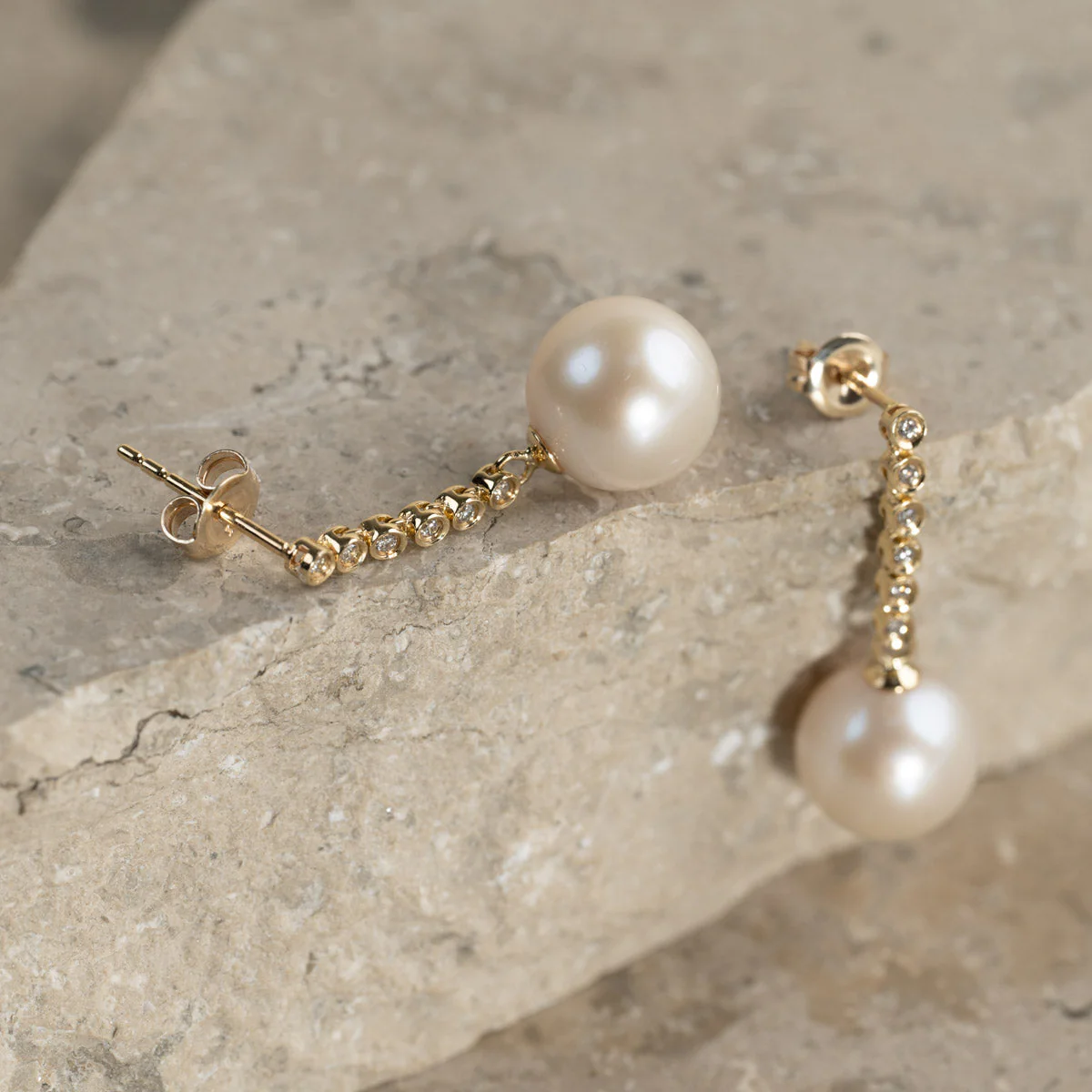 SKYLER PEARL DIAMOND SOLID GOLD EARRING - Image 5