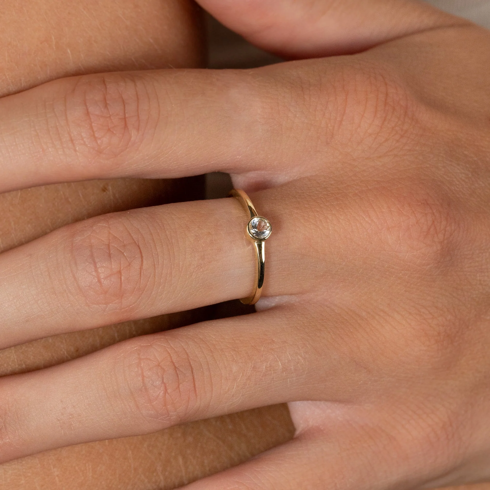 SOLANA WHITE TOPAZ SOLID GOLD RING - Image 2