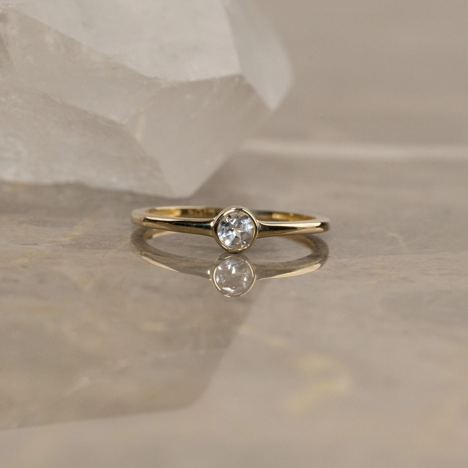 SOLANA WHITE TOPAZ SOLID GOLD RING - Image 3
