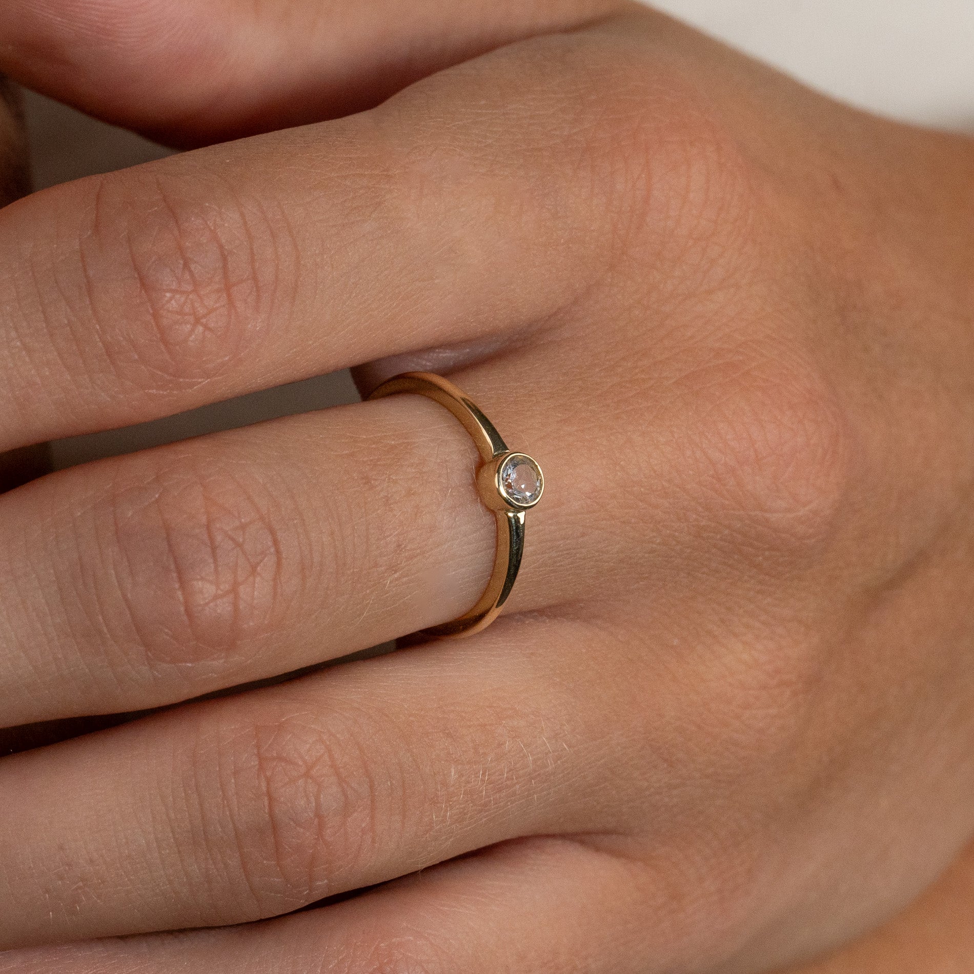 SOLANA WHITE TOPAZ SOLID GOLD RING - Image 6