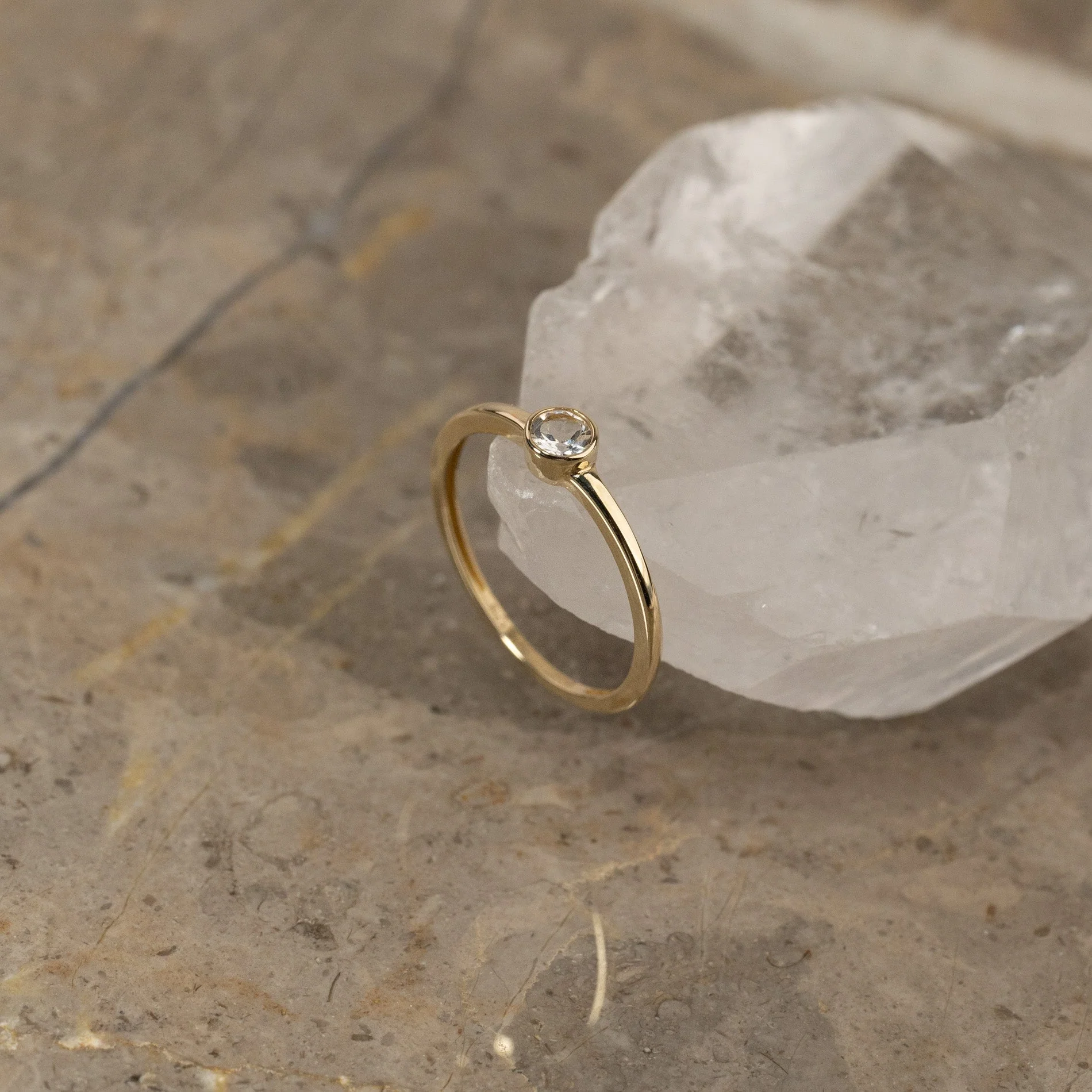 SOLANA WHITE TOPAZ SOLID GOLD RING - Image 7