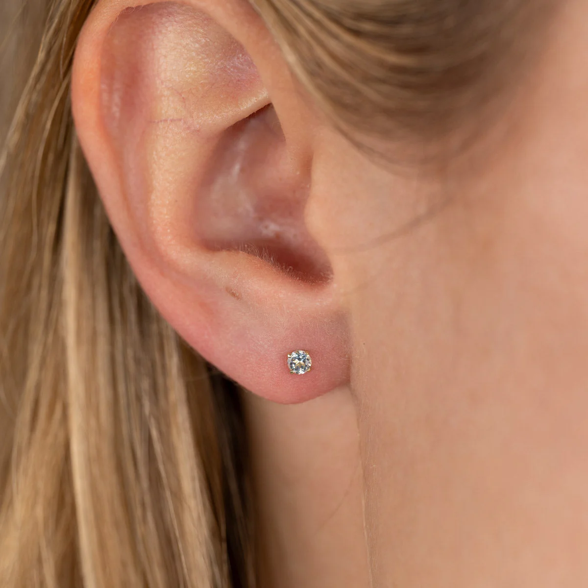 SOLEY BLUE TOPAZ SOLID GOLD STUD EARRING - Image 2