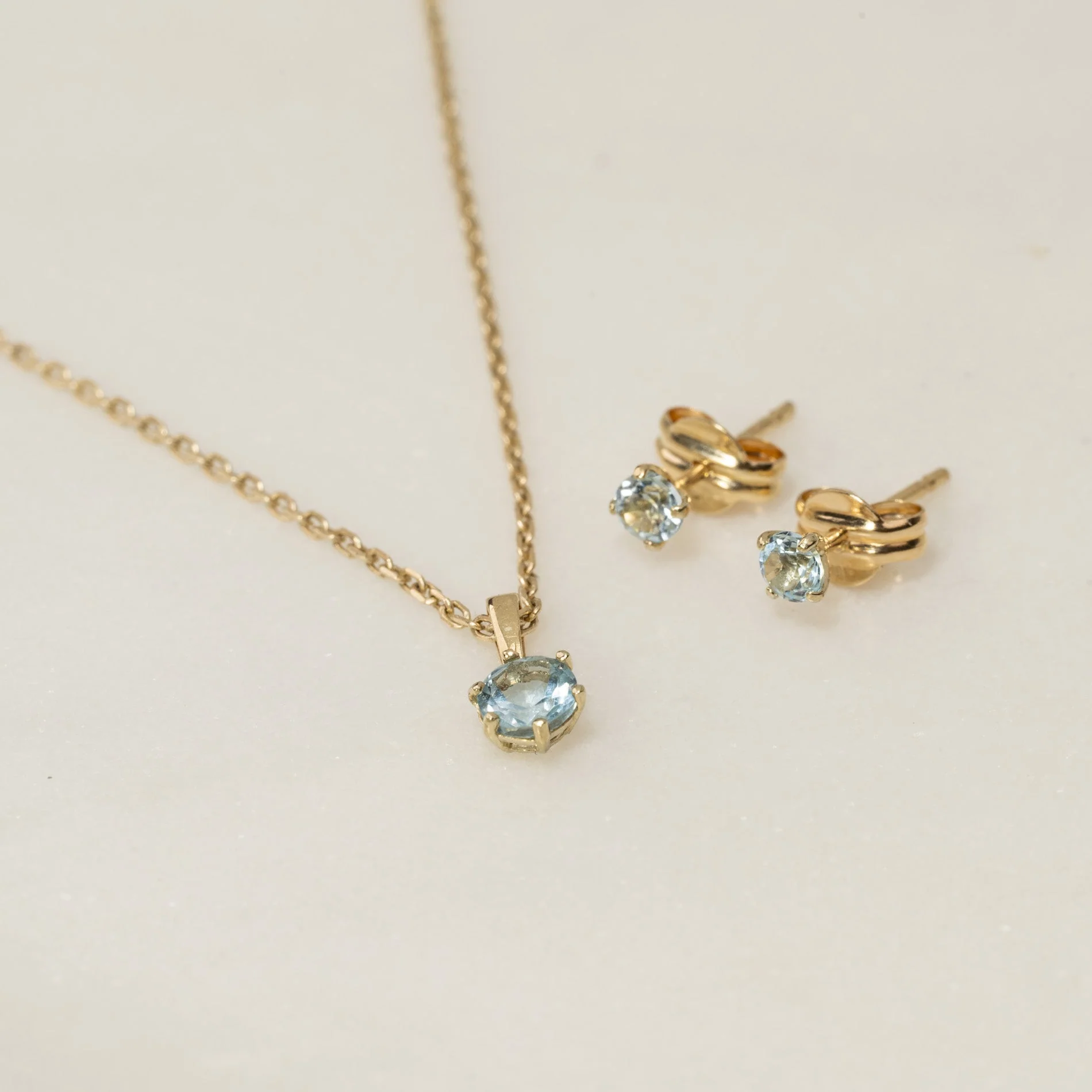 SOLEY BLUE TOPAZ SOLID GOLD STUD EARRING - Image 7