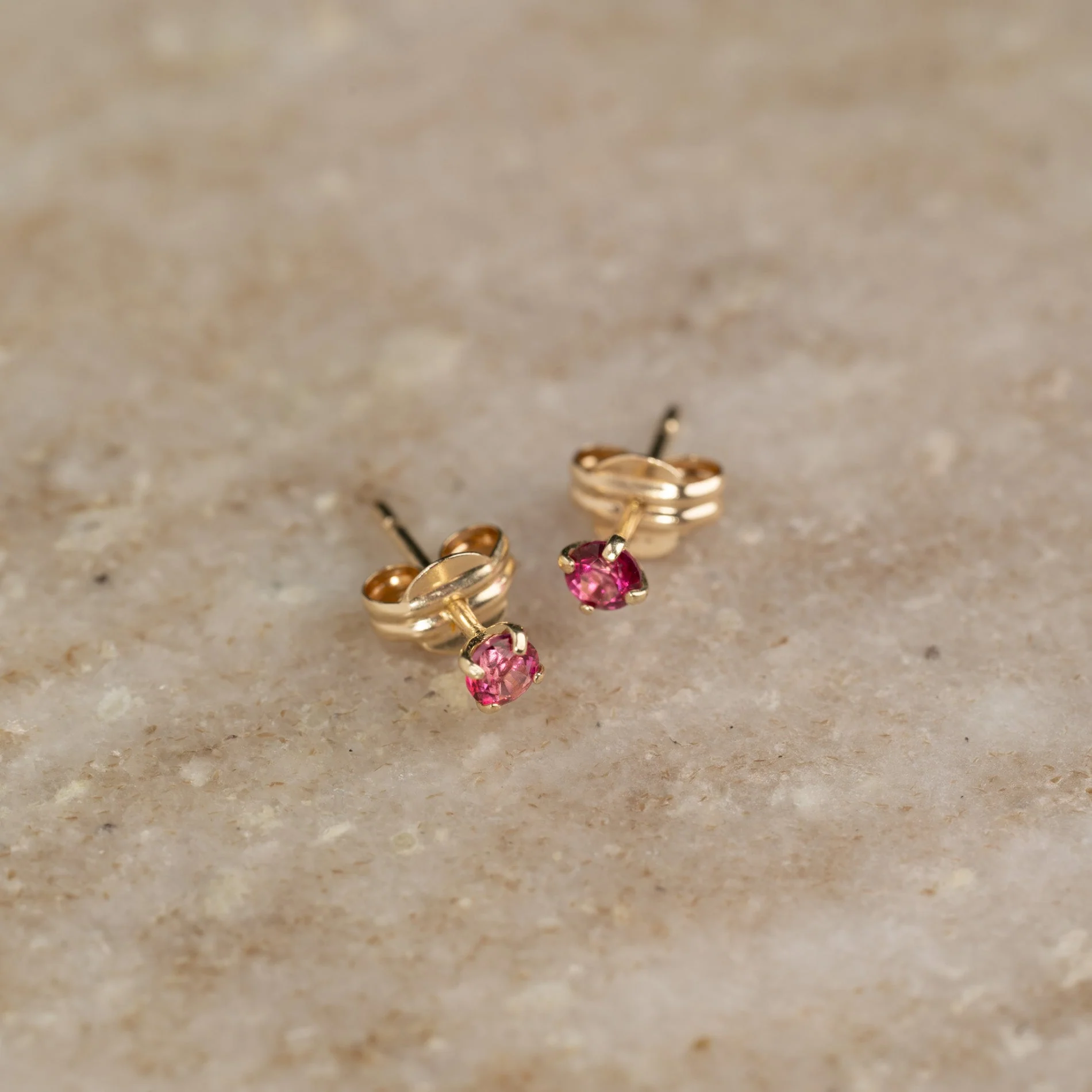 SOLEY PINK TOPAZ SOLID GOLD STUD EARRING - Image 3