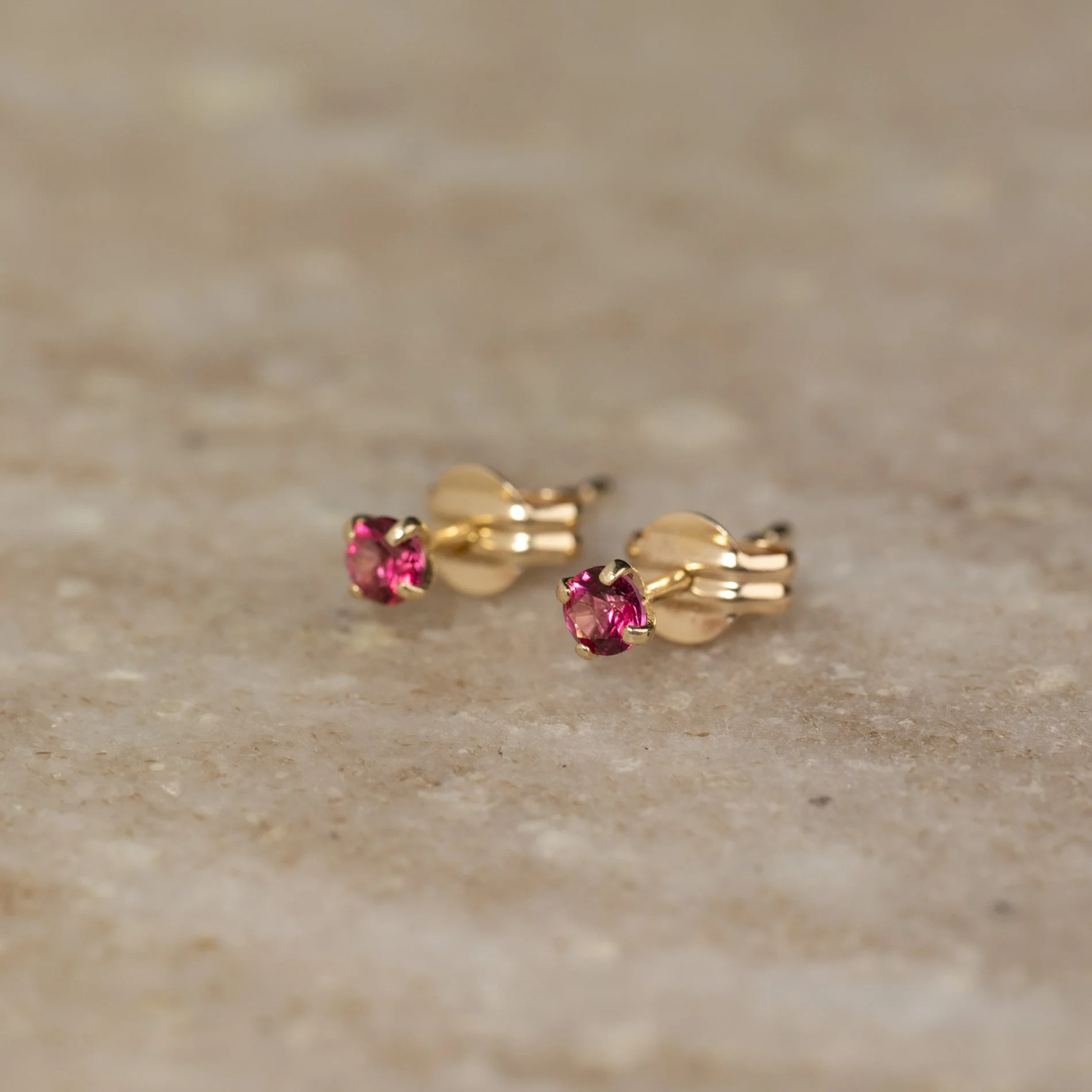 SOLEY PINK TOPAZ SOLID GOLD STUD EARRING - Image 5