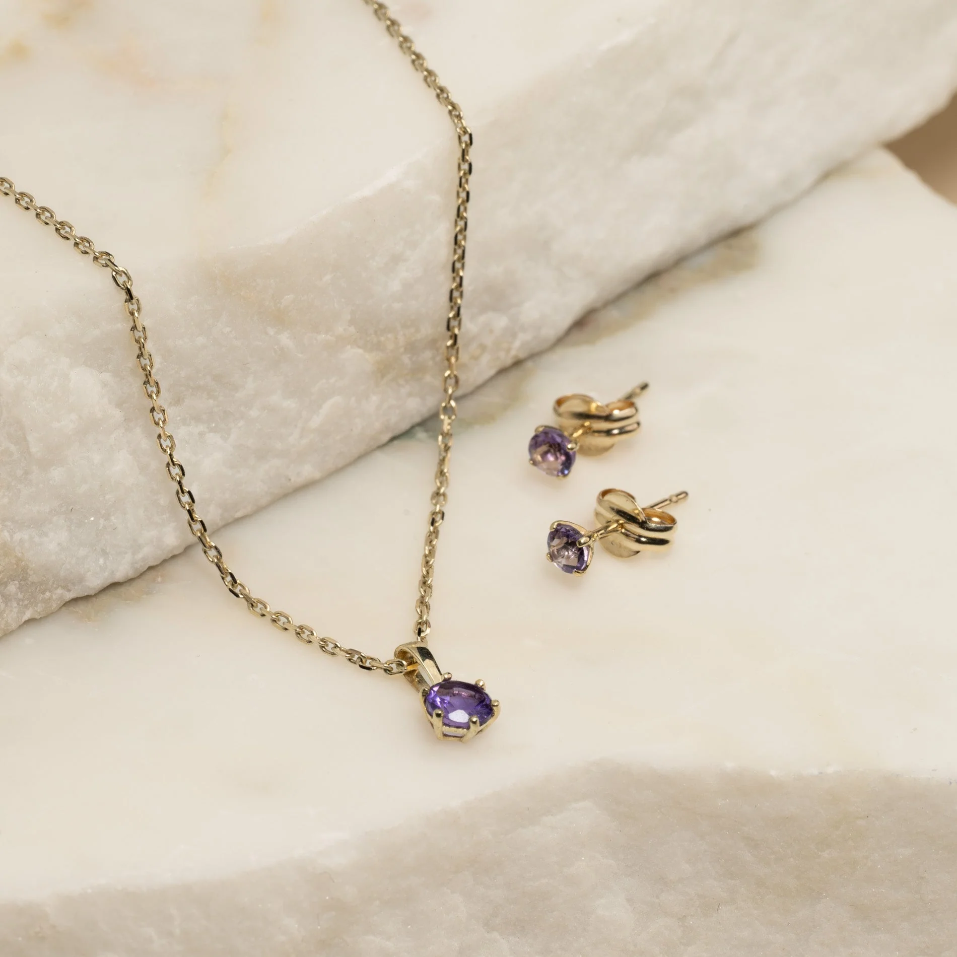SOLEY PURPLE AMETHYST SOLID GOLD PENDANT - Image 9