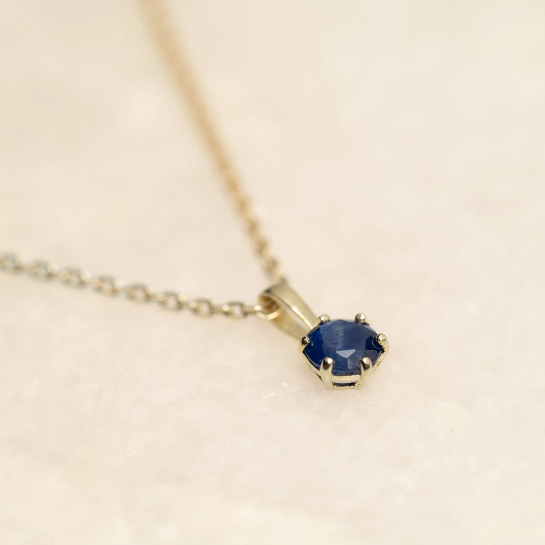 SOLEY SAPPHIRE SOLID GOLD PENDANT - Image 6