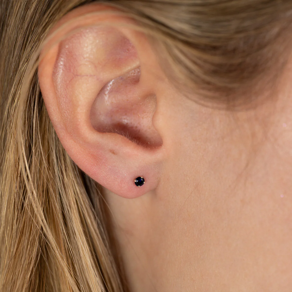 SOLEY SAPPHIRE SOLID GOLD STUD EARRING - Image 2