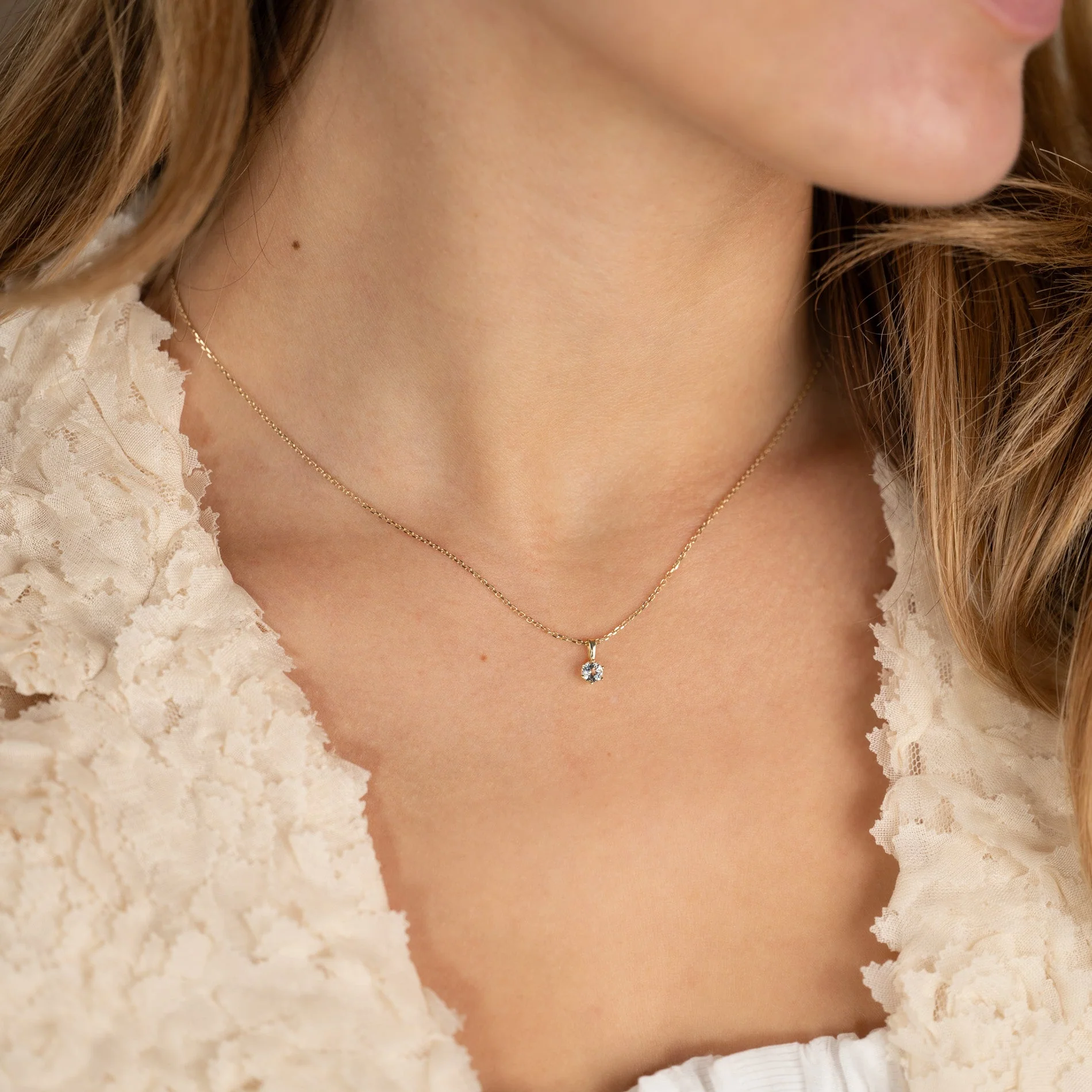 SOLEY WHITE TOPAZ SOLID GOLD PENDANT - Image 6