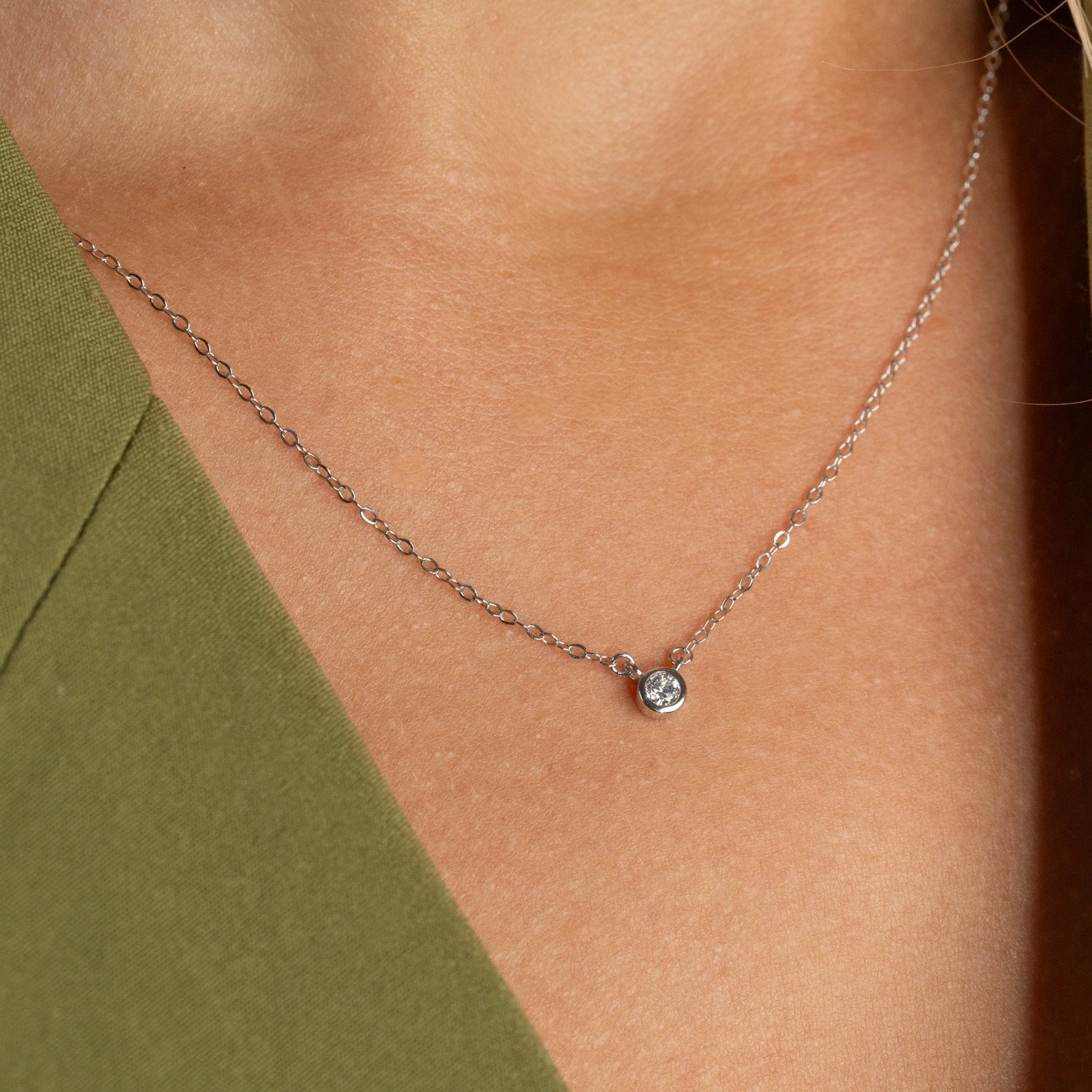 SOLITAIRE BEZEL LAB-DIAMOND NECKLACE - 0.1ct - WG - Image 4