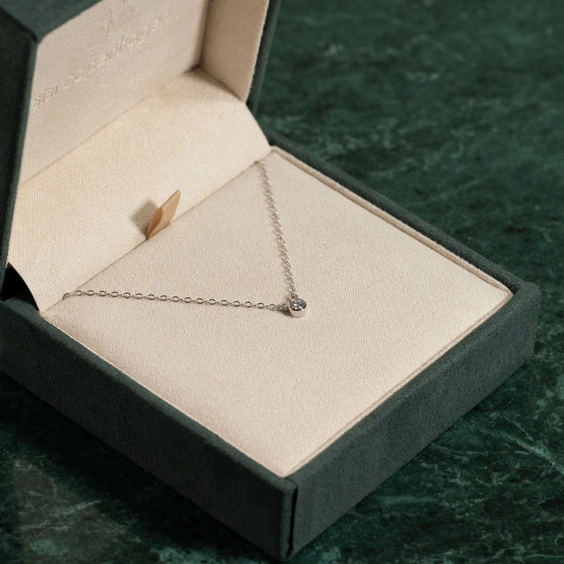 SOLITAIRE BEZEL LAB-DIAMOND NECKLACE - 0.1ct - WG - Image 5
