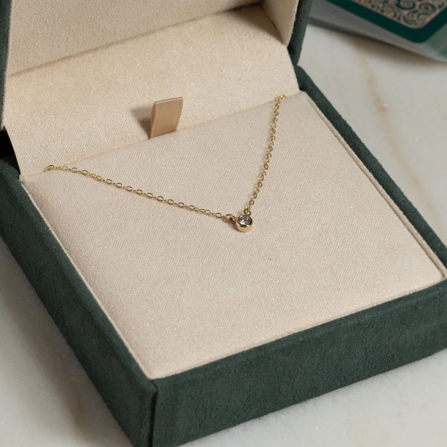 SOLITAIRE BEZEL LAB-DIAMOND NECKLACE - 0.1ct - YG - Image 4