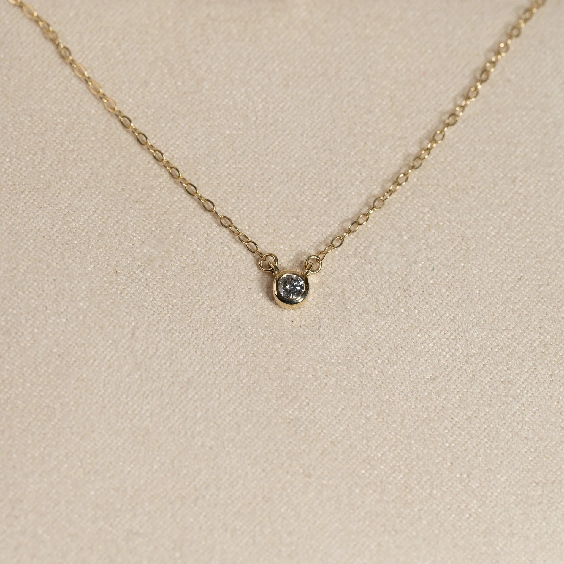 SOLITAIRE BEZEL LAB-DIAMOND NECKLACE - 0.1ct - YG - Image 9