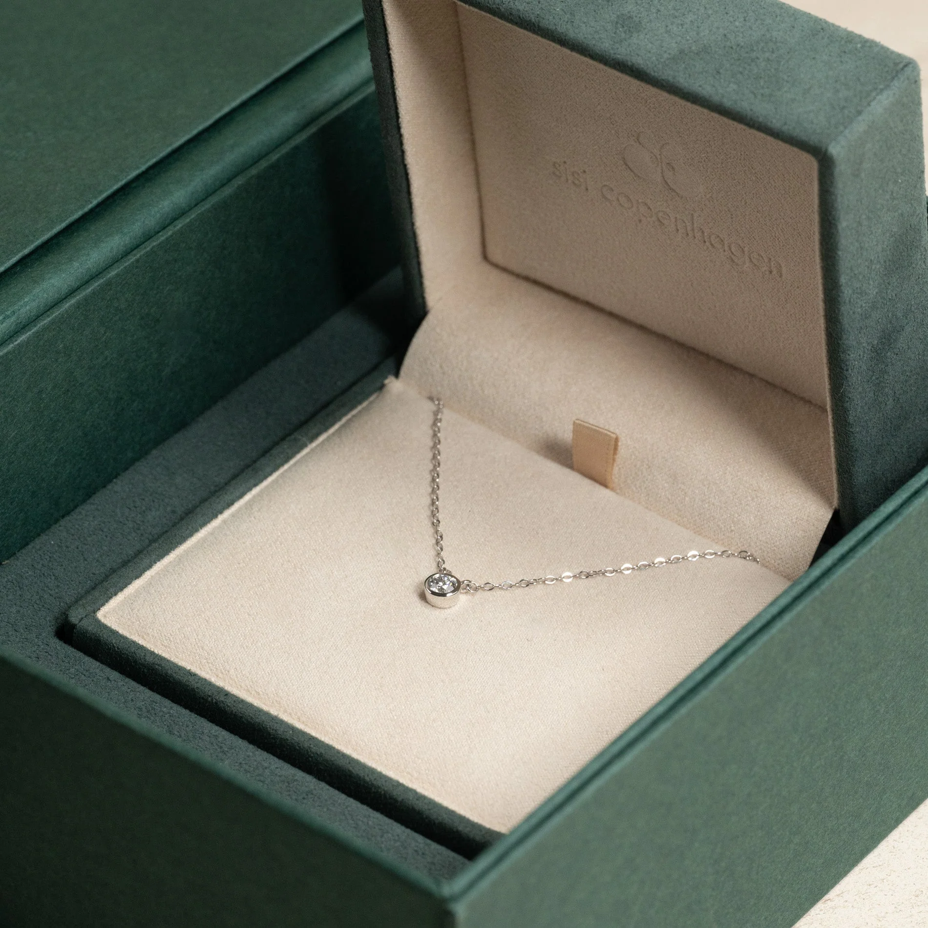 SOLITAIRE BEZEL LAB-DIAMOND NECKLACE - 0.25ct - WG - Image 12