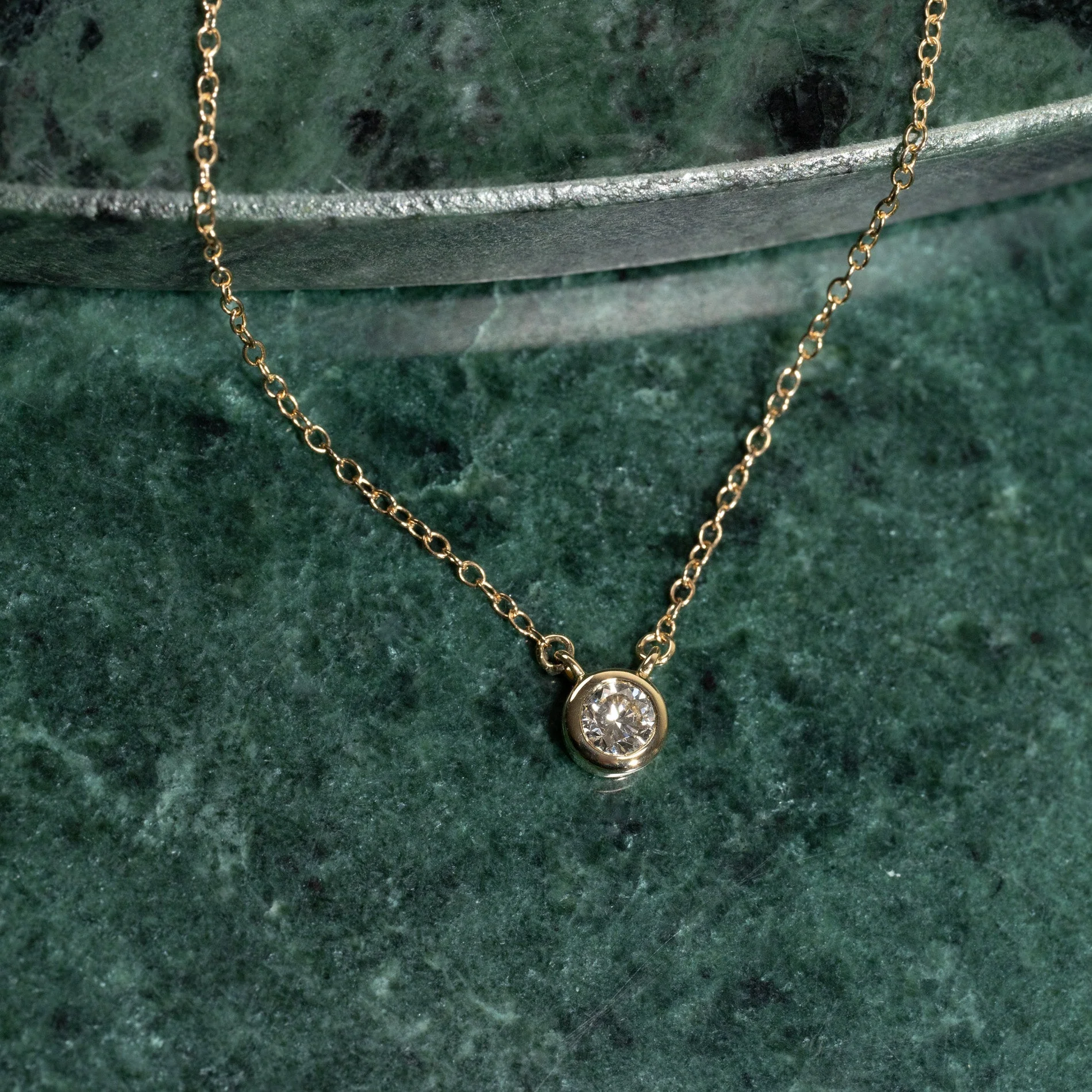 SOLITAIRE BEZEL LAB-DIAMOND NECKLACE - 0.25ct - YG - Image 11