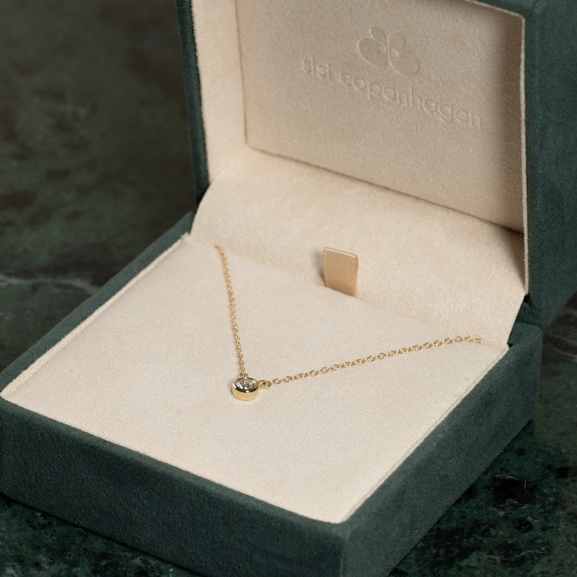 SOLITAIRE BEZEL LAB-DIAMOND NECKLACE - 0.25ct - YG - Image 6