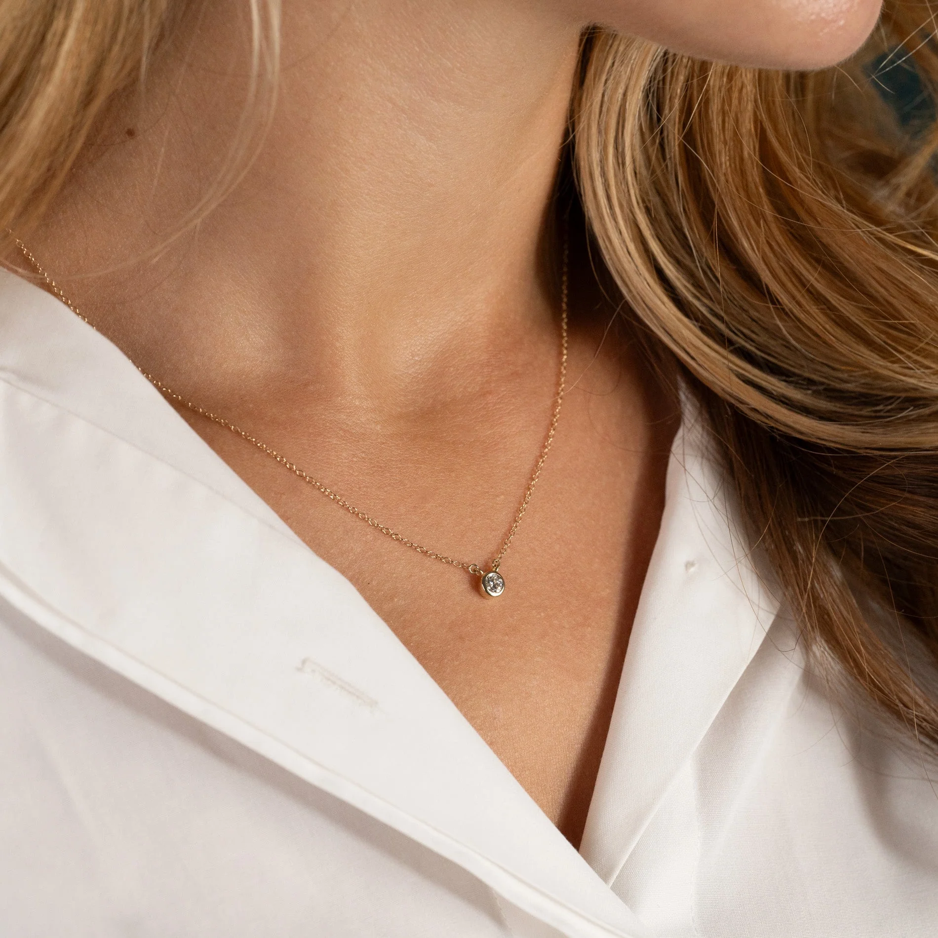 SOLITAIRE BEZEL LAB-DIAMOND NECKLACE - 0.25ct - YG - Image 8