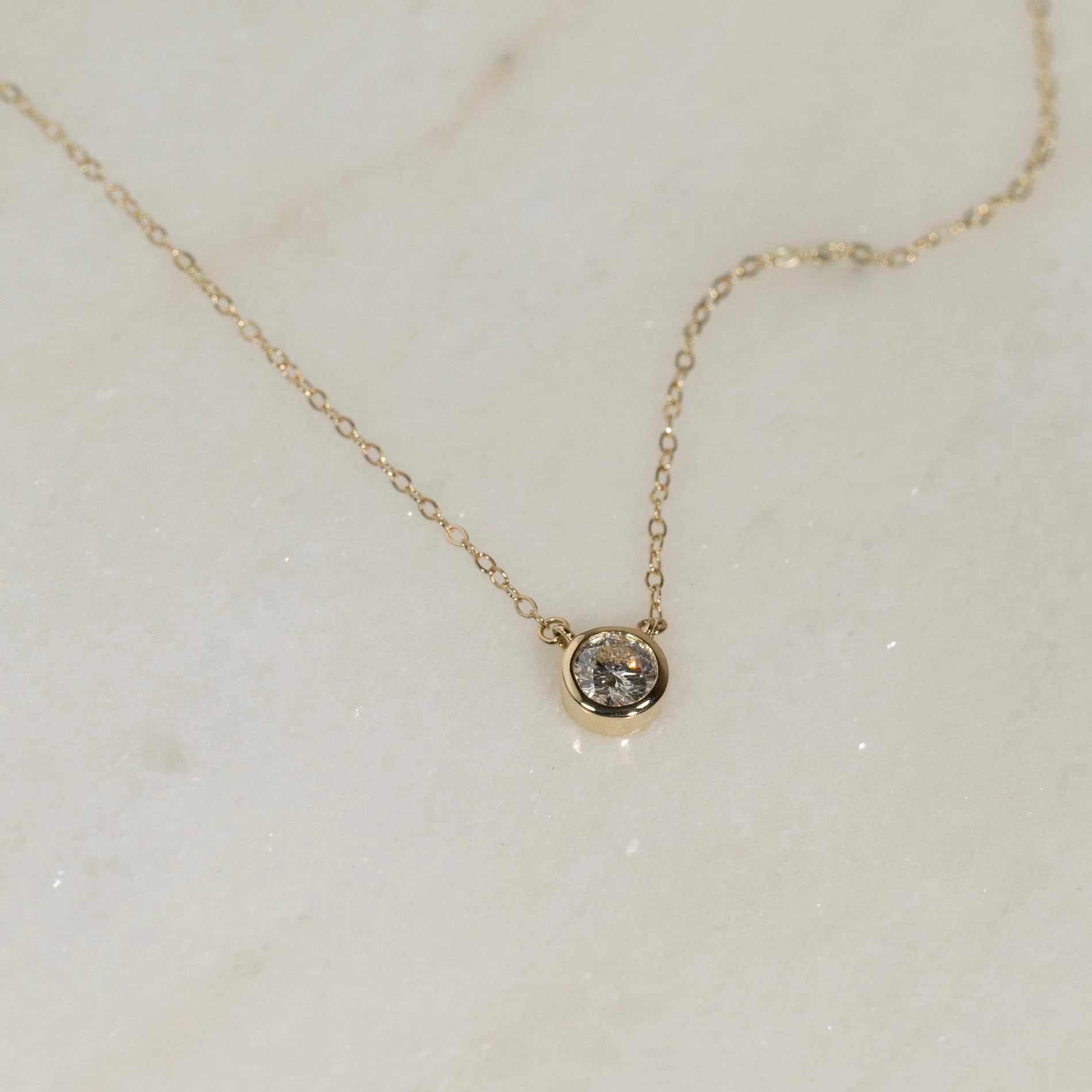 SOLITAIRE BEZEL LAB-DIAMOND NECKLACE - 0.5ct - YG - Image 2