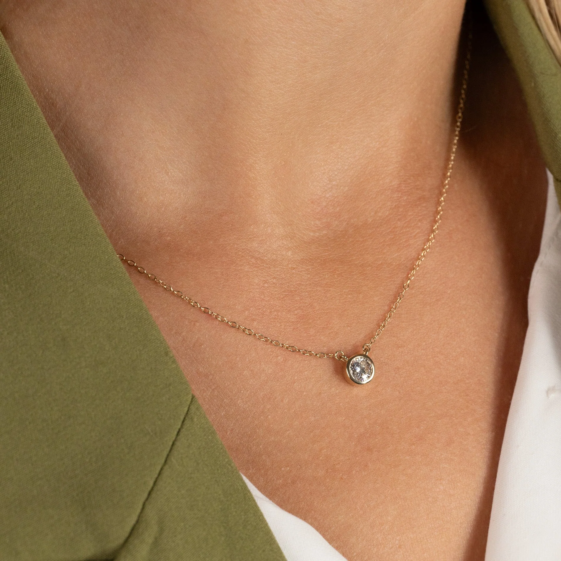 SOLITAIRE BEZEL DIAMOND NECKLACE - Image 4