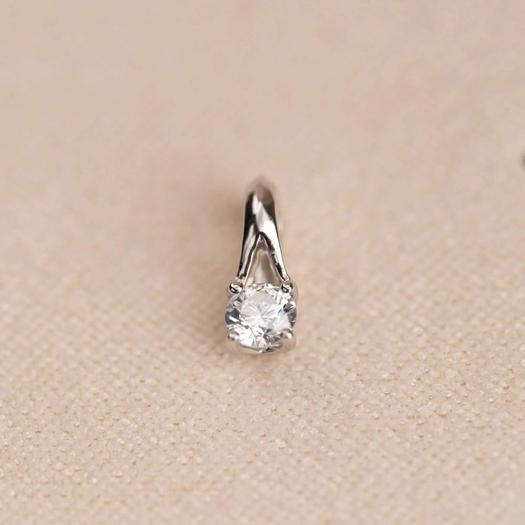 SOLITAIRE DIAMOND PENDANT - Image 2