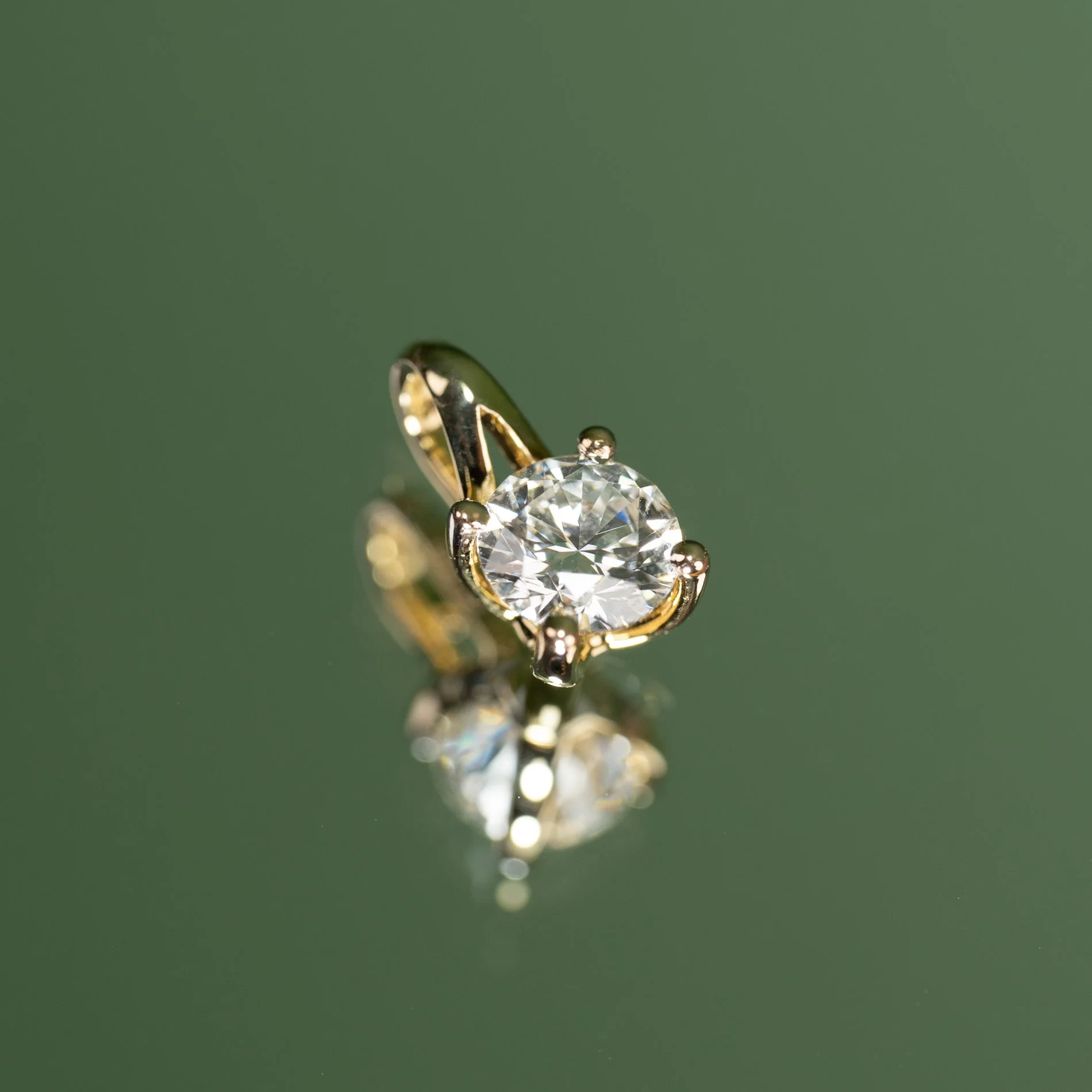 SOLITAIRE DIAMOND PENDANT - Image 6