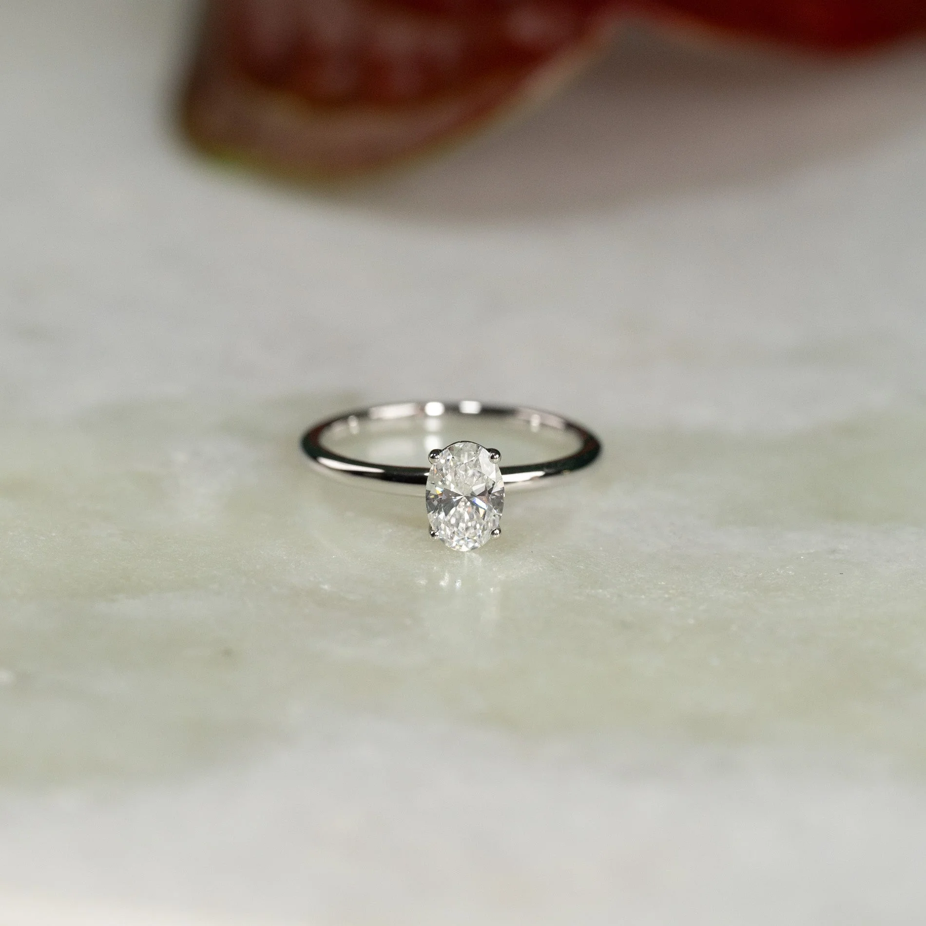 SOLITAIRE OVAL-CUT LAB-DIAMOND RING - 0.75ct - WG - Image 7