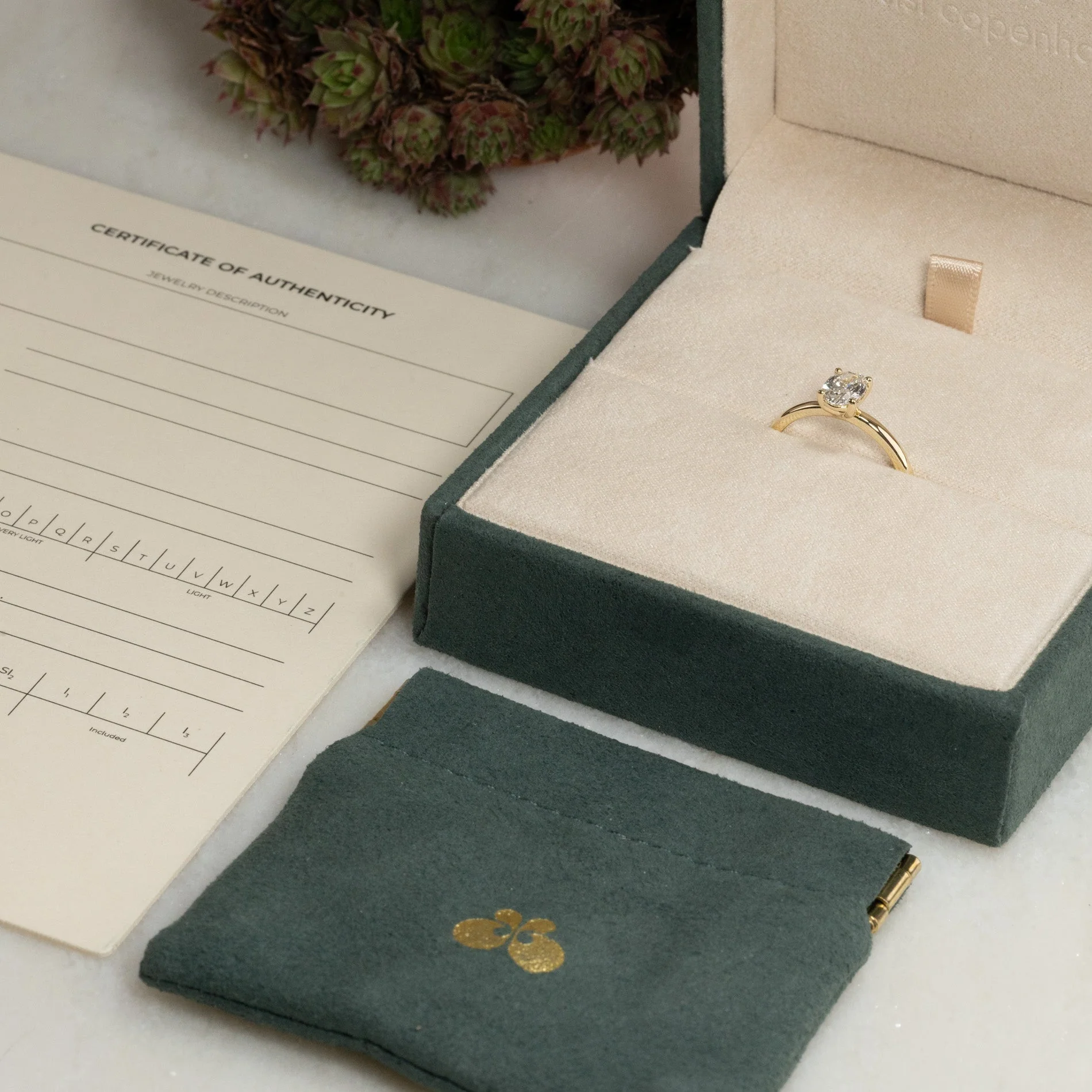 SOLITAIRE OVAL-CUT LAB-DIAMOND RING - 0.75ct - YG - Image 10