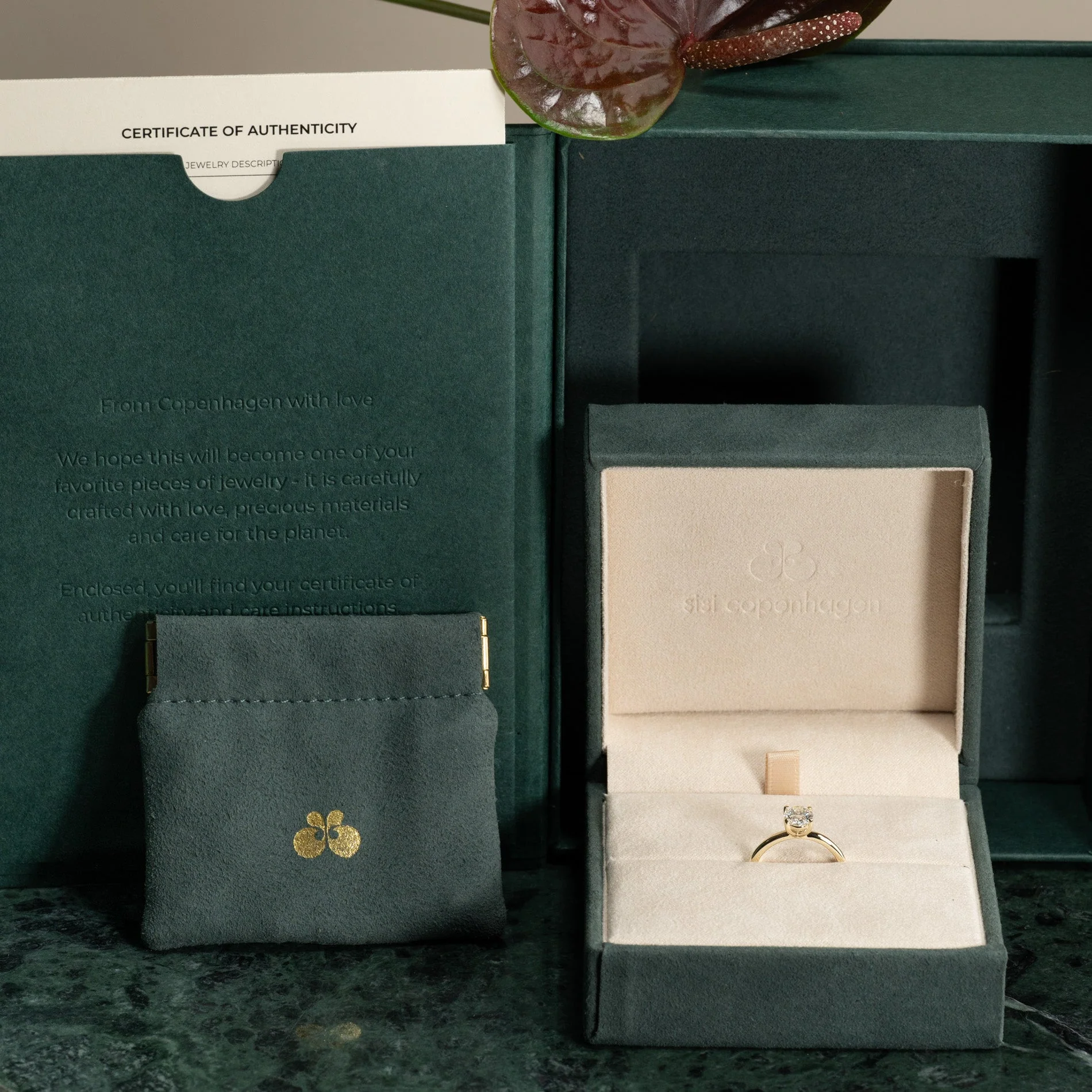 SOLITAIRE OVAL-CUT LAB-DIAMOND RING - 1.0ct - YG - Image 13