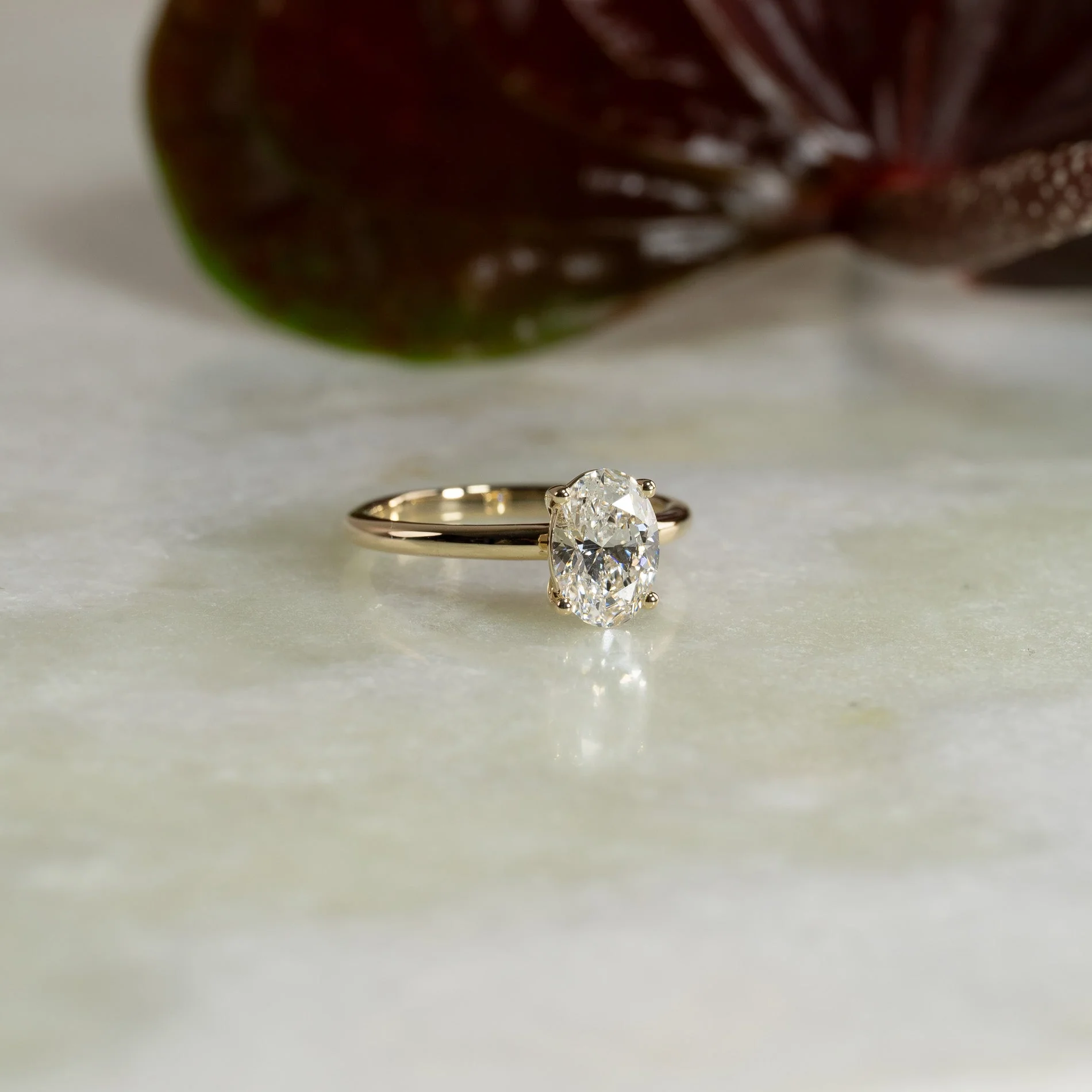 SOLITAIRE OVAL-CUT LAB-DIAMOND RING - 1.5ct - YG - Image 2