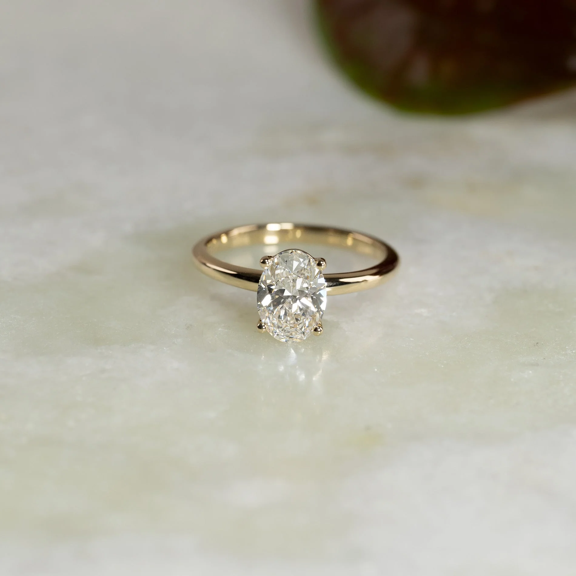 SOLITAIRE OVAL-CUT LAB-DIAMOND RING - 1.5ct - YG - Image 6