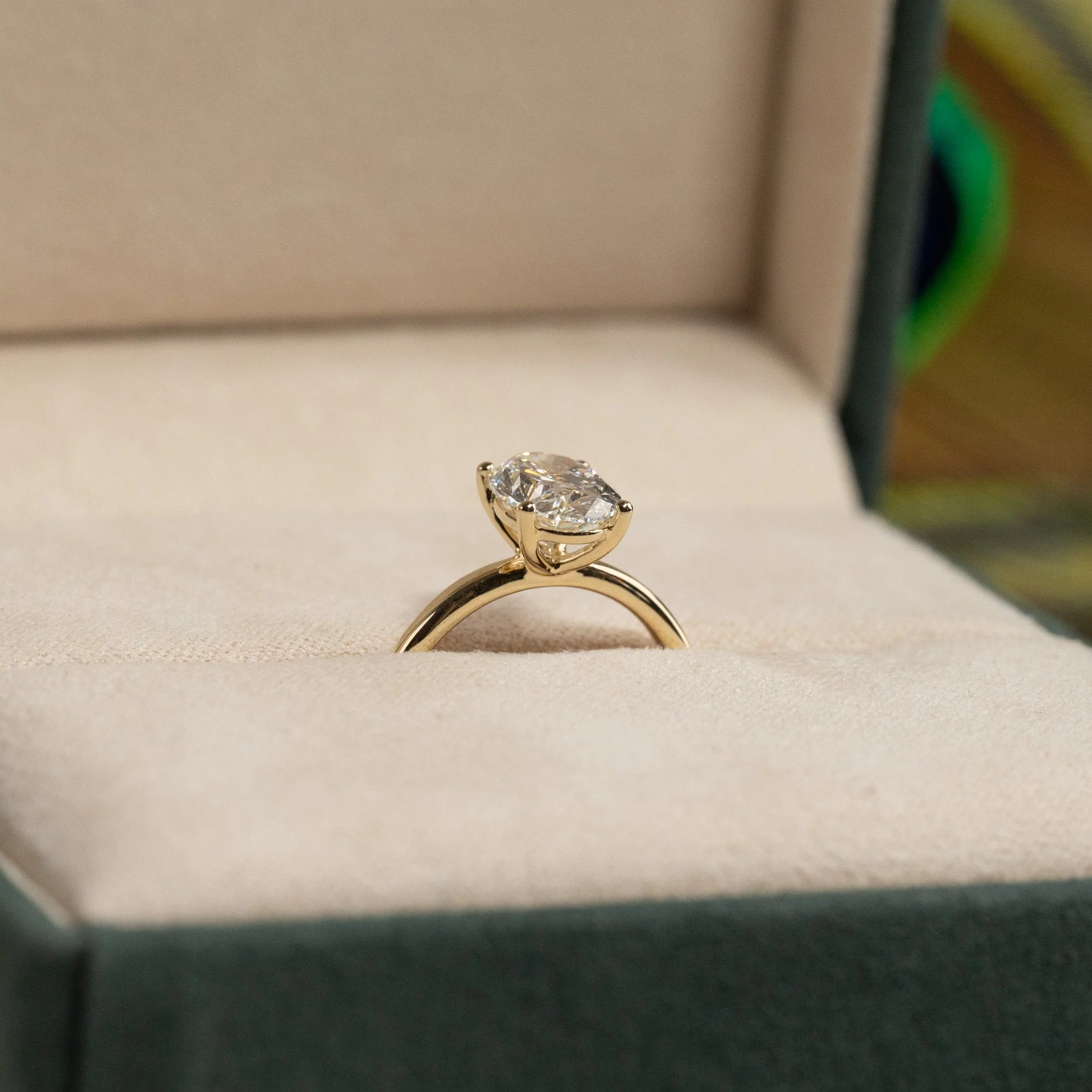 SOLITAIRE OVAL-CUT LAB-DIAMOND RING - 2.0ct - YG - Image 14
