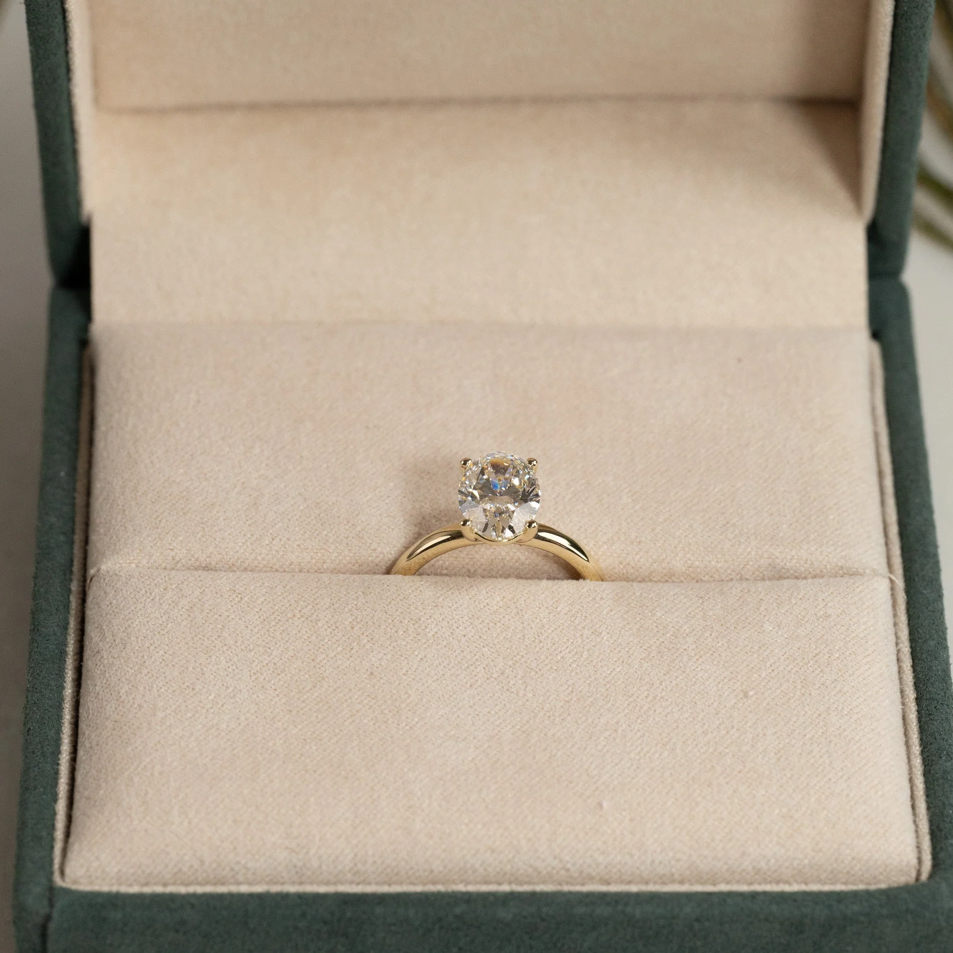 SOLITAIRE OVAL-CUT LAB-DIAMOND RING - 2.0ct - YG - Image 7