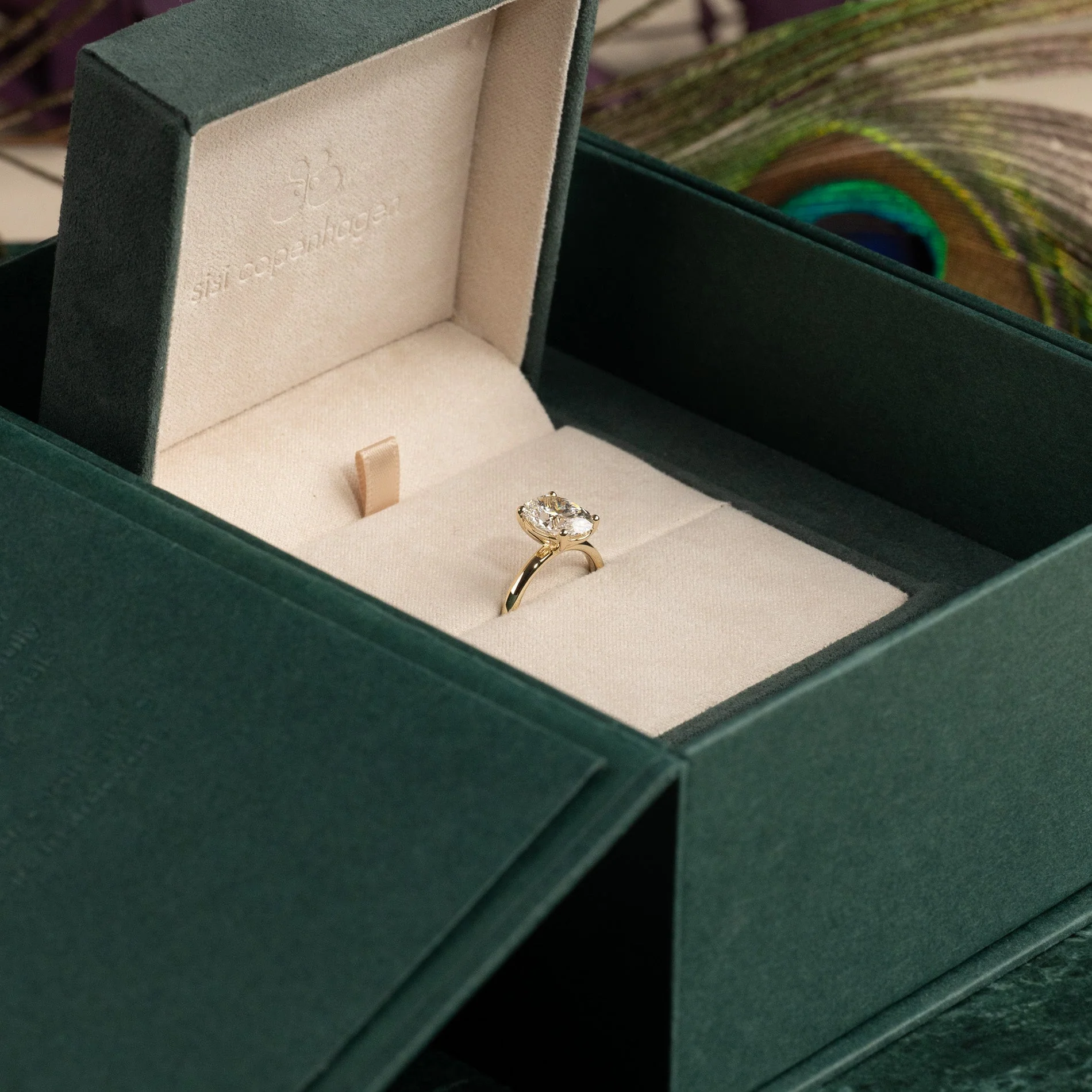 SOLITAIRE OVAL-CUT LAB-DIAMOND RING - 3.0ct - YG - Image 11